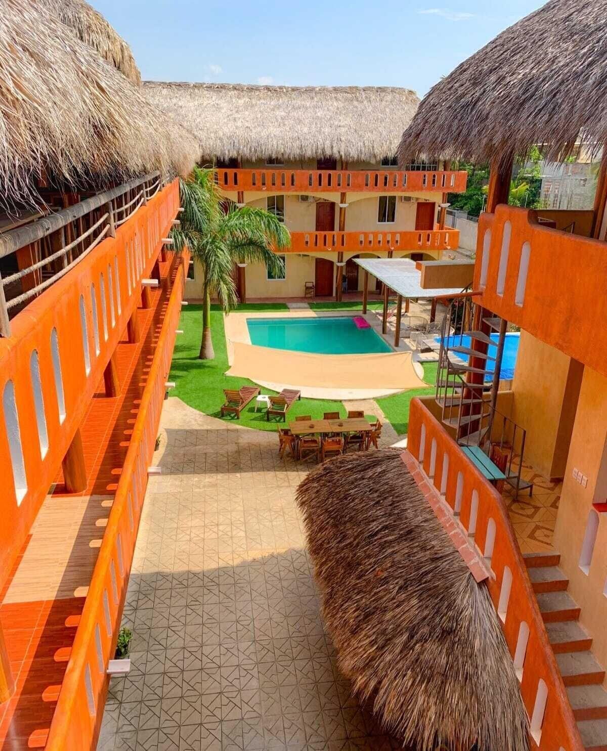 Varios Hotel La Gloria