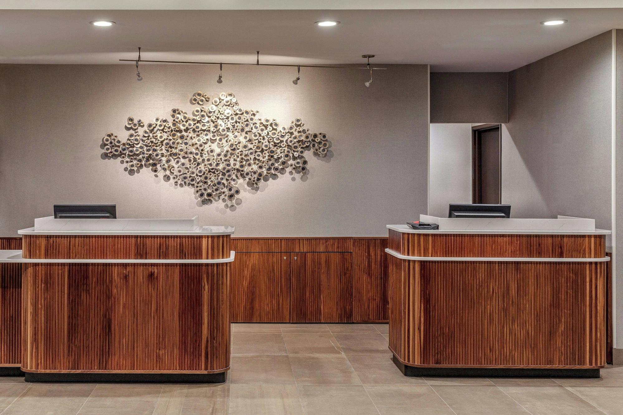 Vista Lobby Courtyard Oneonta