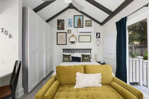 Alquiler Vacacional - Charming Yellow Cottage in Dilworth!