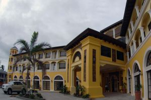 Alojamiento - Planta Centro Bacolod Hotel & Residences