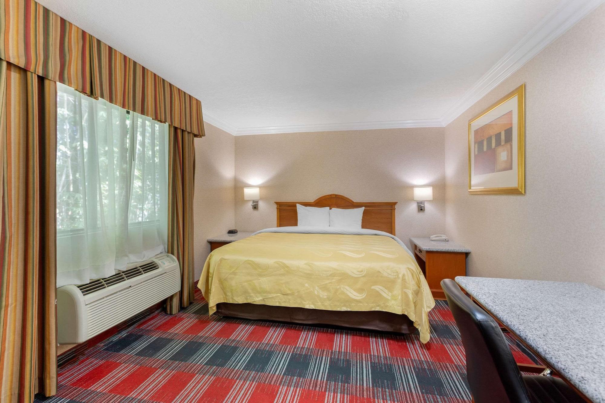 Habitación Quality Inn & Suites Oceanside near Camp Pendleton