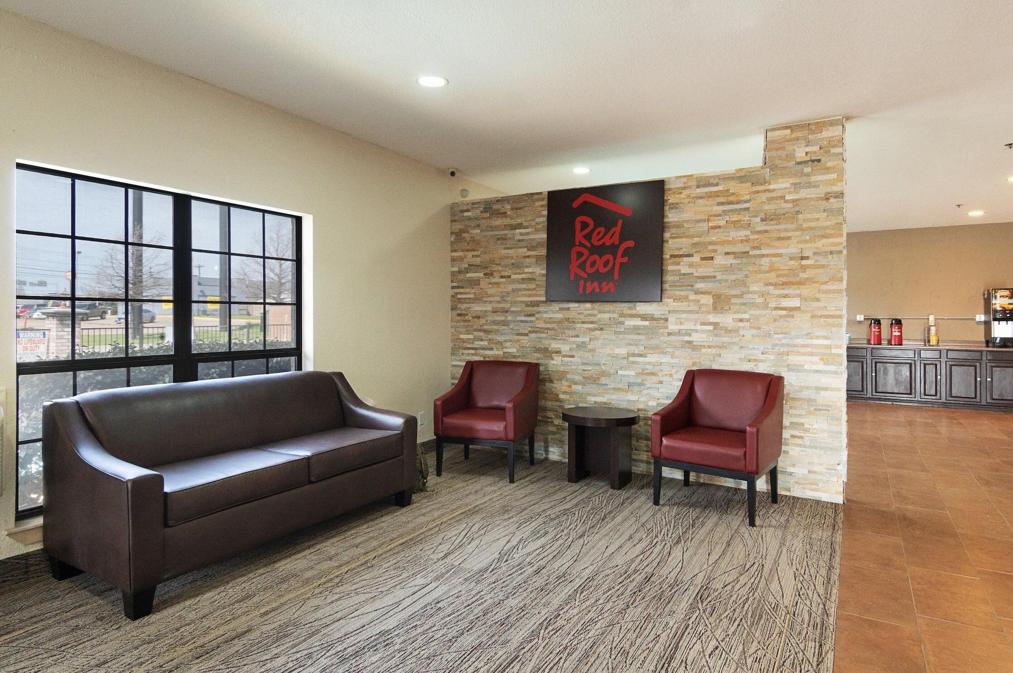 Vista Lobby Red Roof Inn Fort Worth – Saginaw