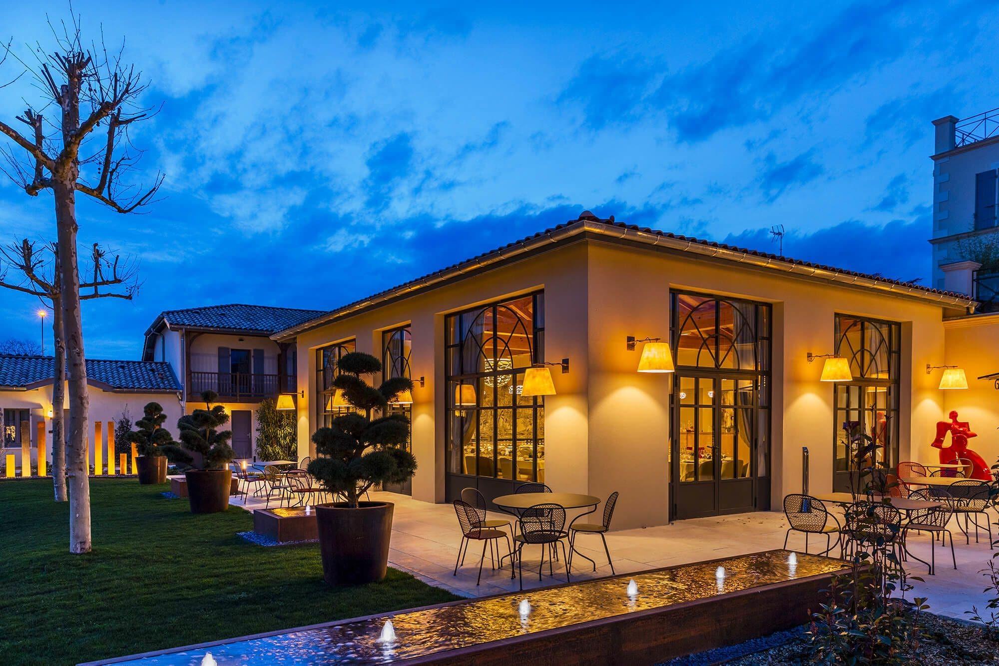 Varios Clos Castel - Hotel