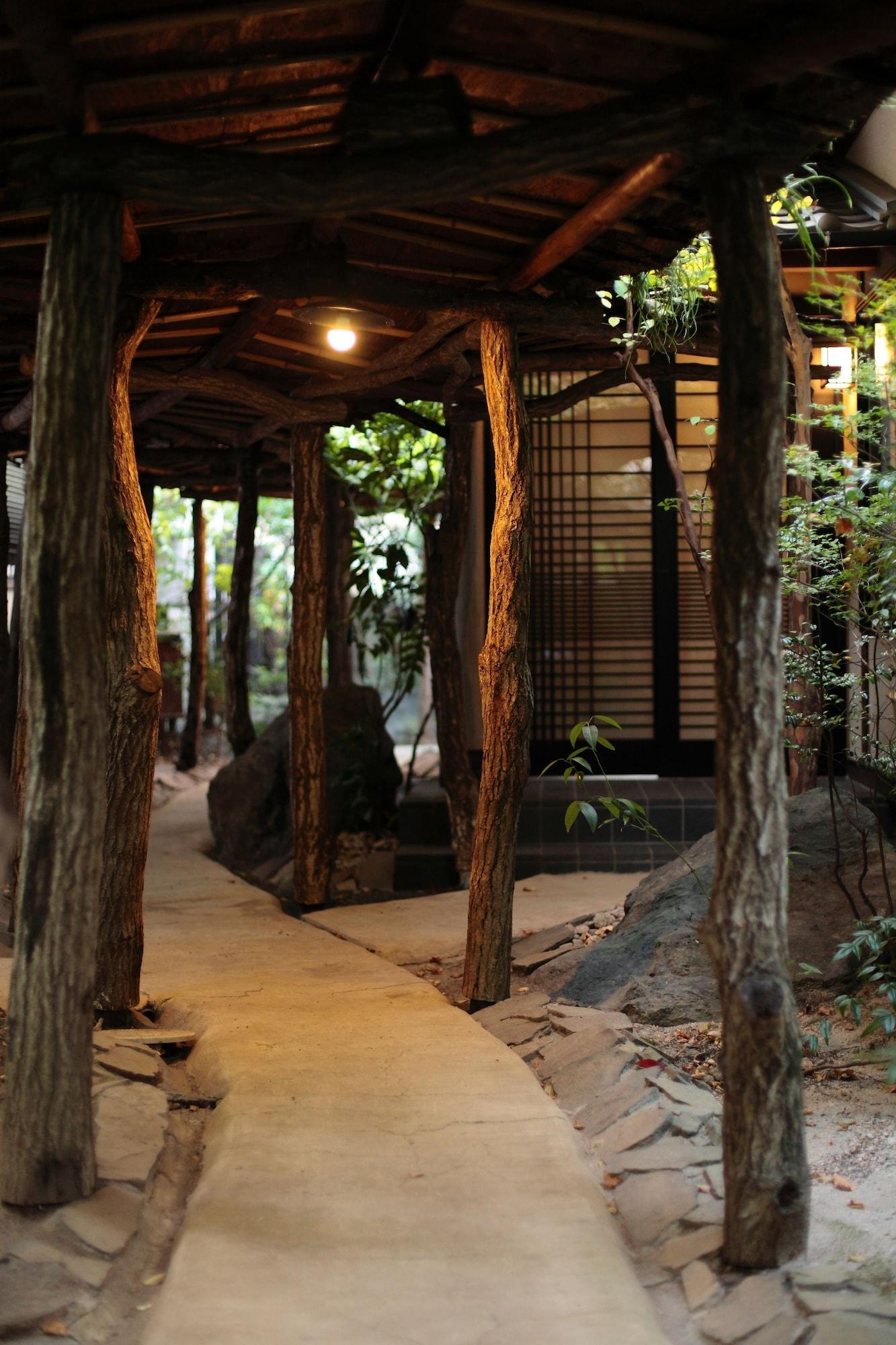Varios Yufuin Onsen Ryokan Mebaeso