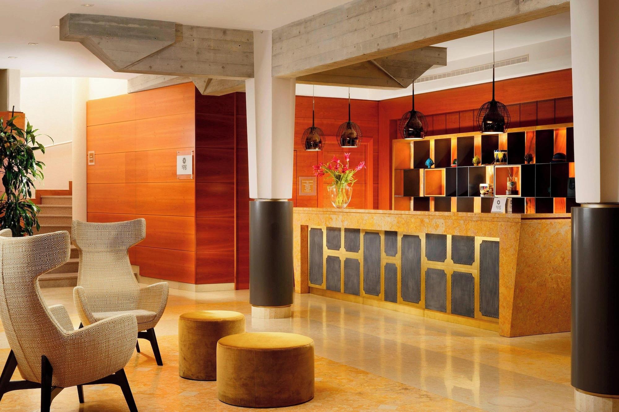 Vista Lobby Four Points by Sheraton Siena