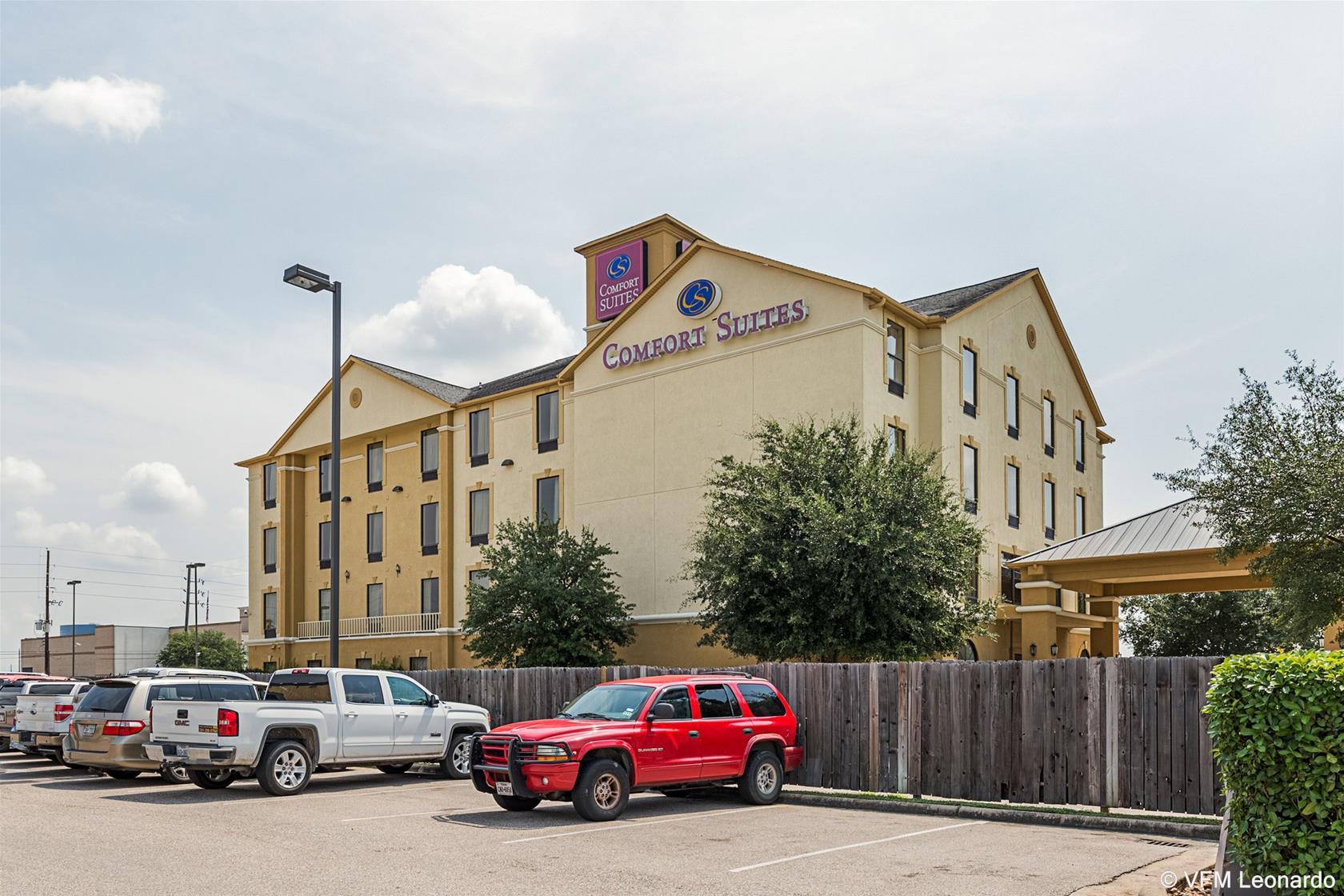 Vista Exterior Comfort Suites