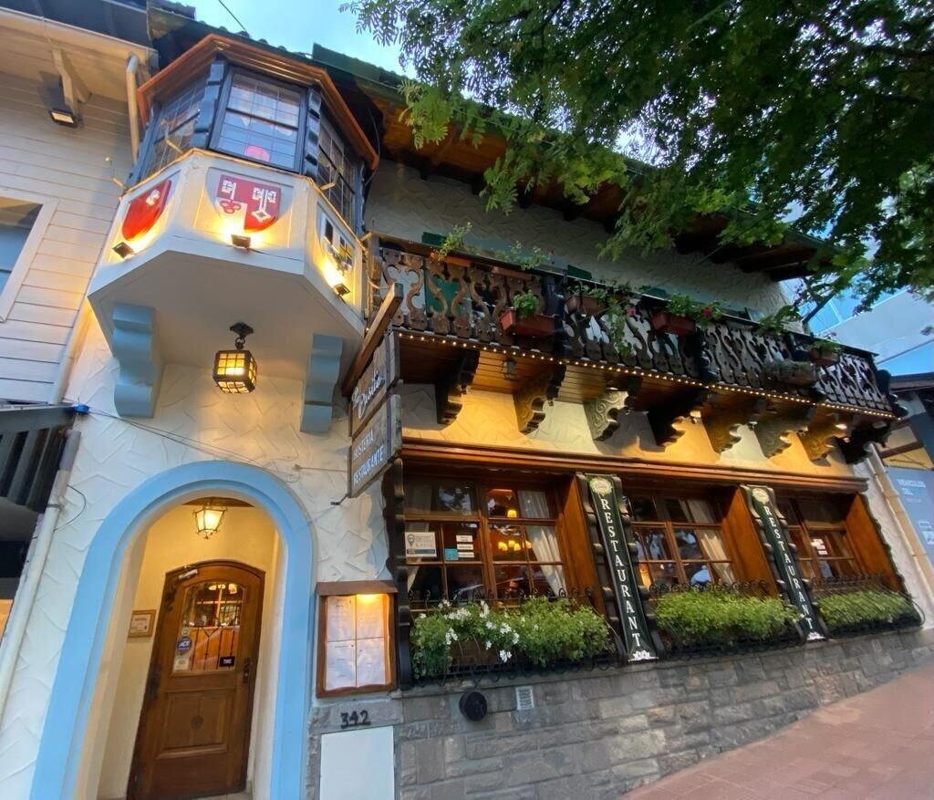 Varios Hosteria Suiza