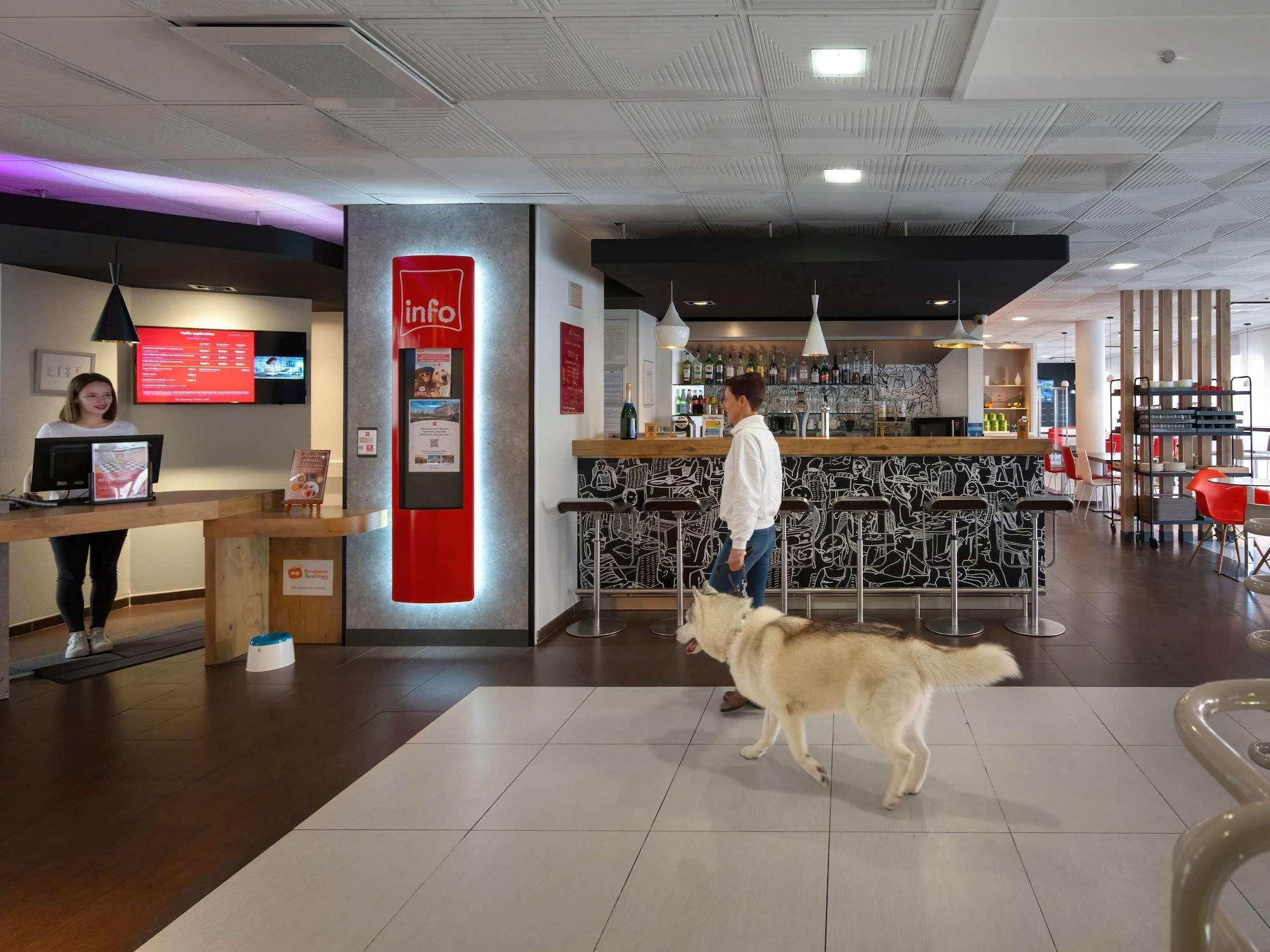 Vista Lobby ibis Epernay Centre Ville