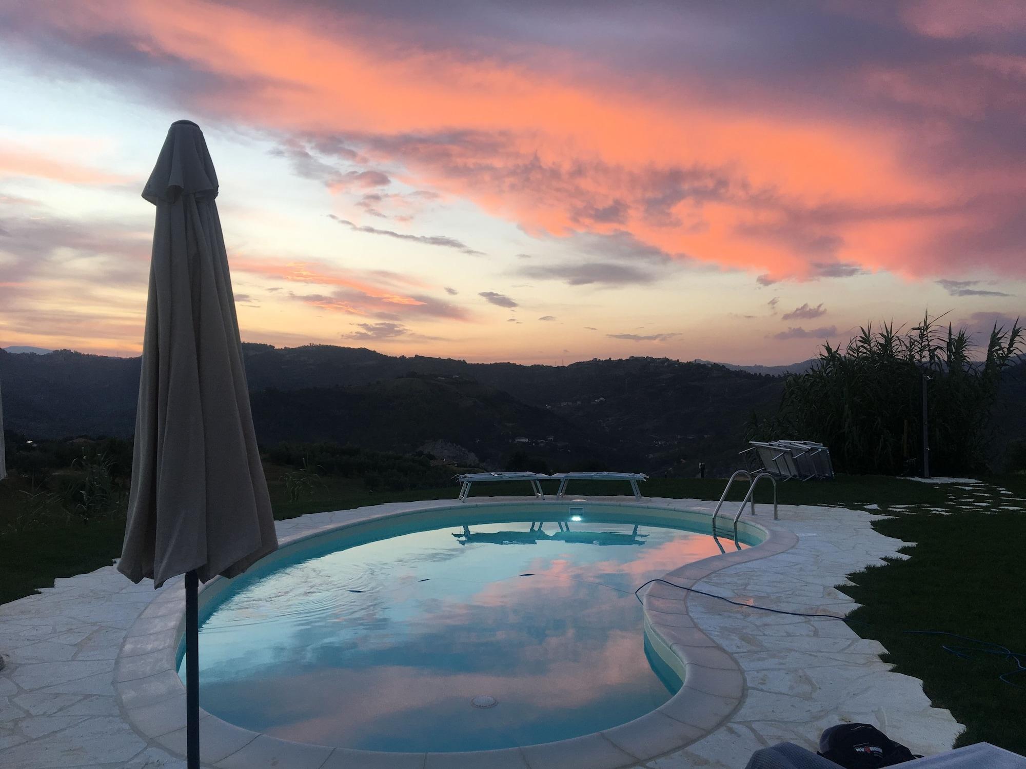 Vista Piscina B&B Case Pacifici