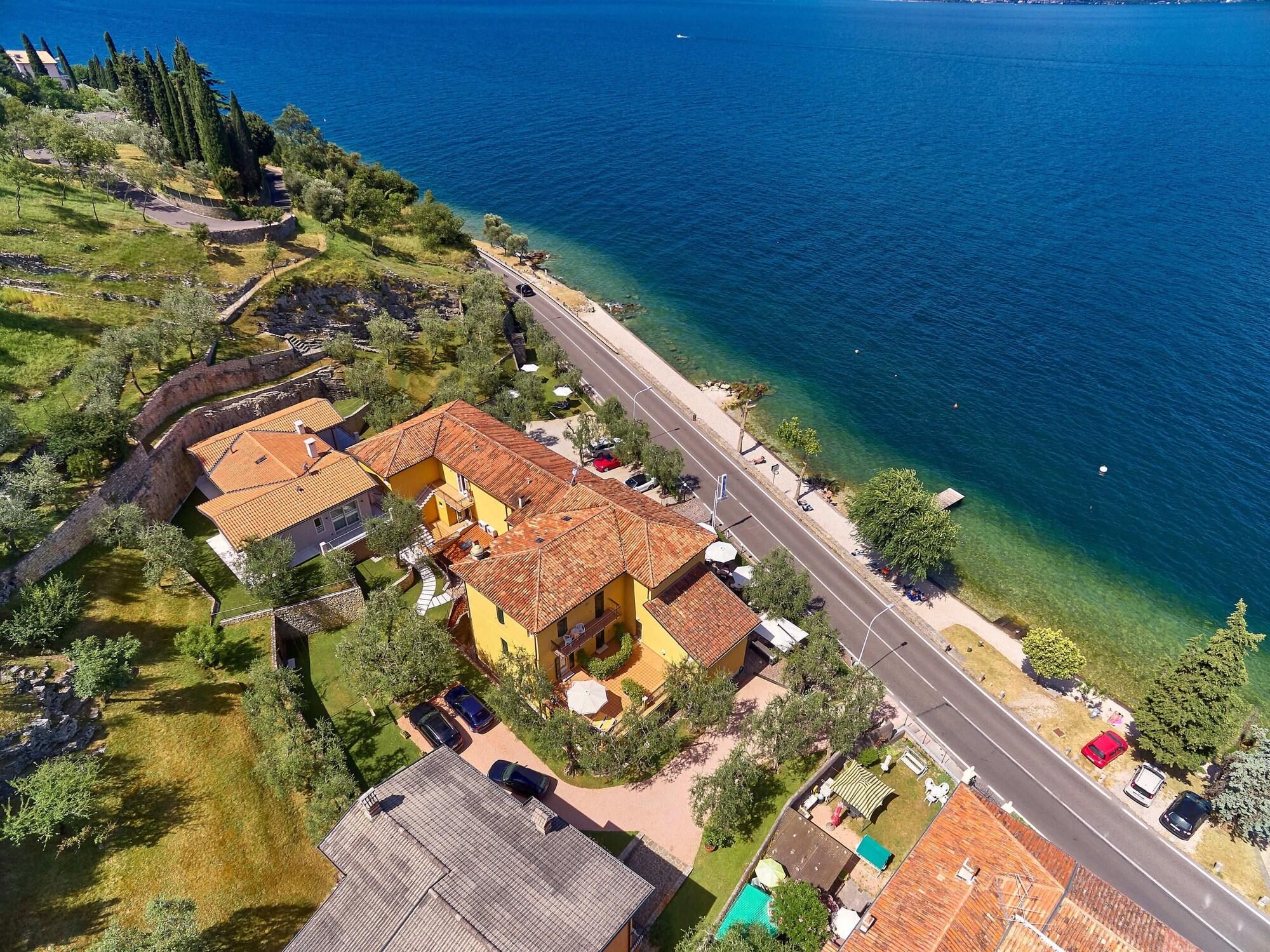 Vista Exterior Albergo Del Garda