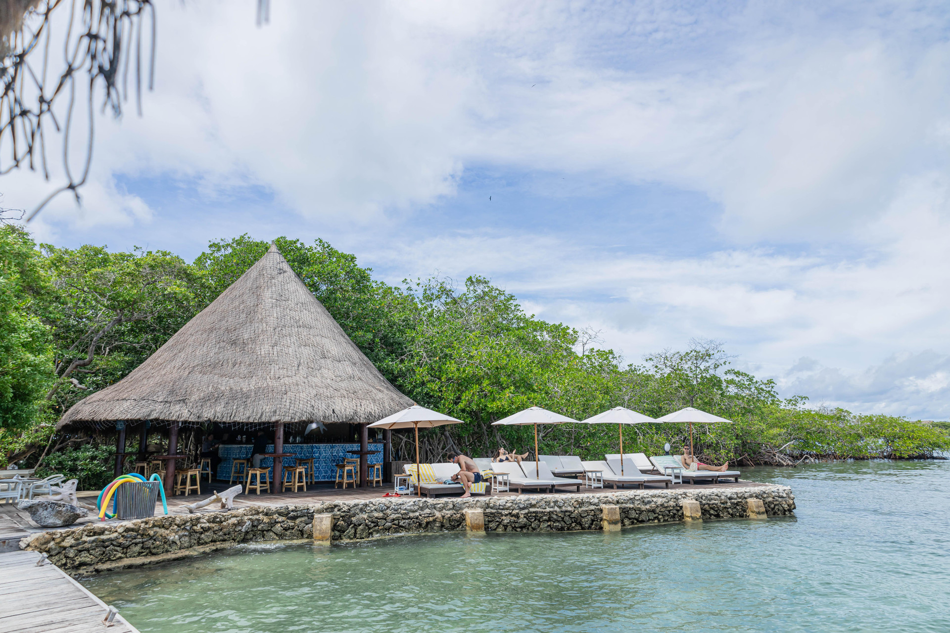 Vista al lago Fragata Island House