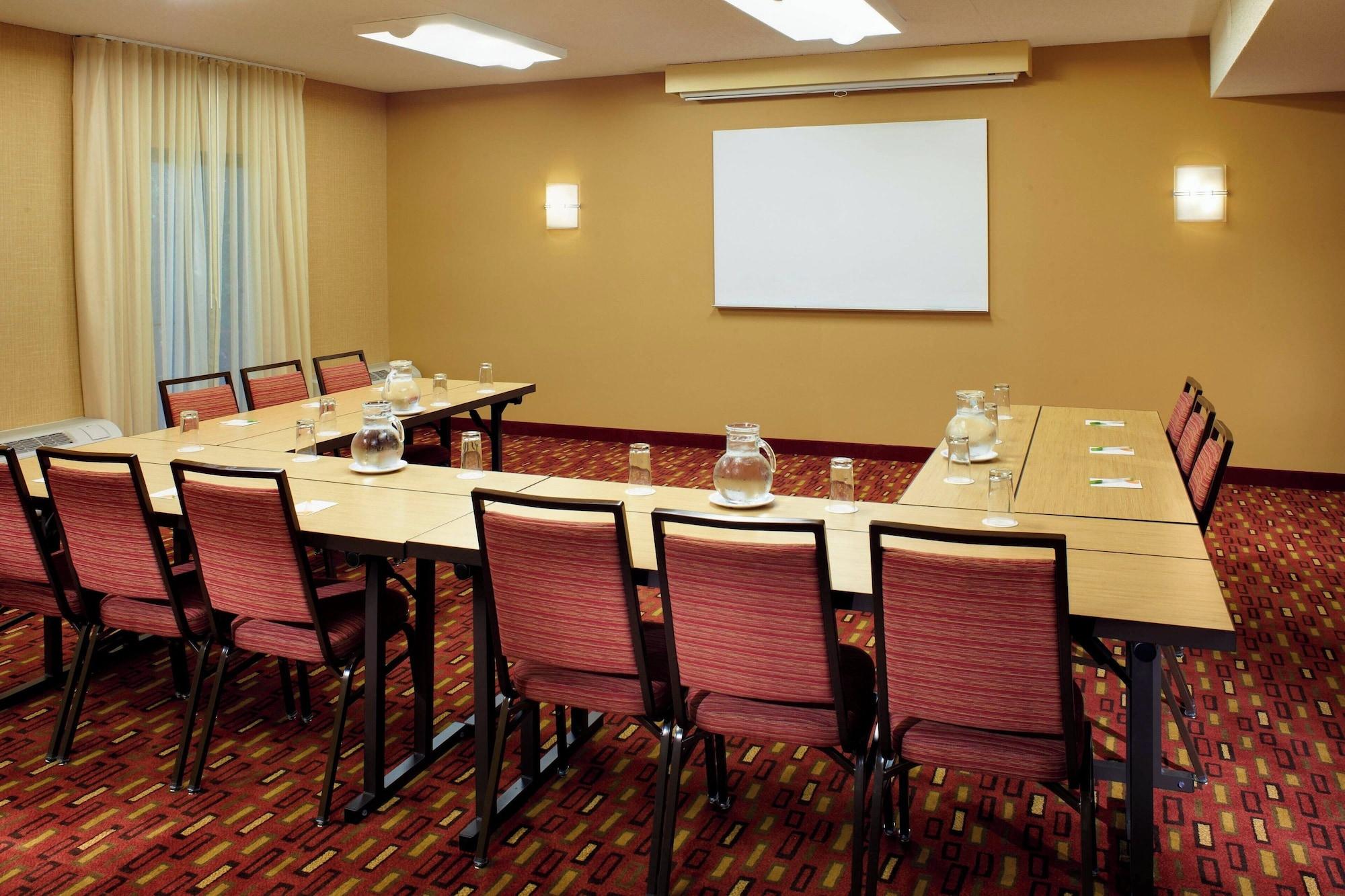 Sala de Reuniones Courtyard by Marriott St Louis Creve Coeur