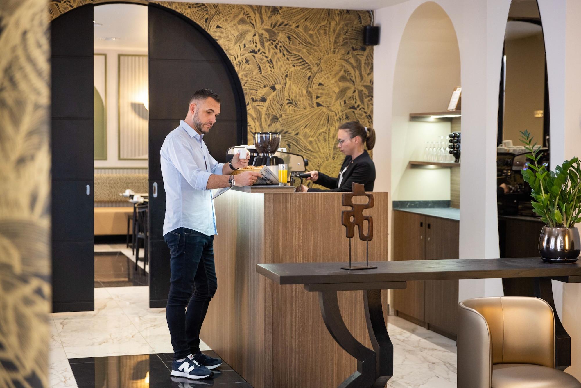 Bar/Salón Hôtel KHLA Nice