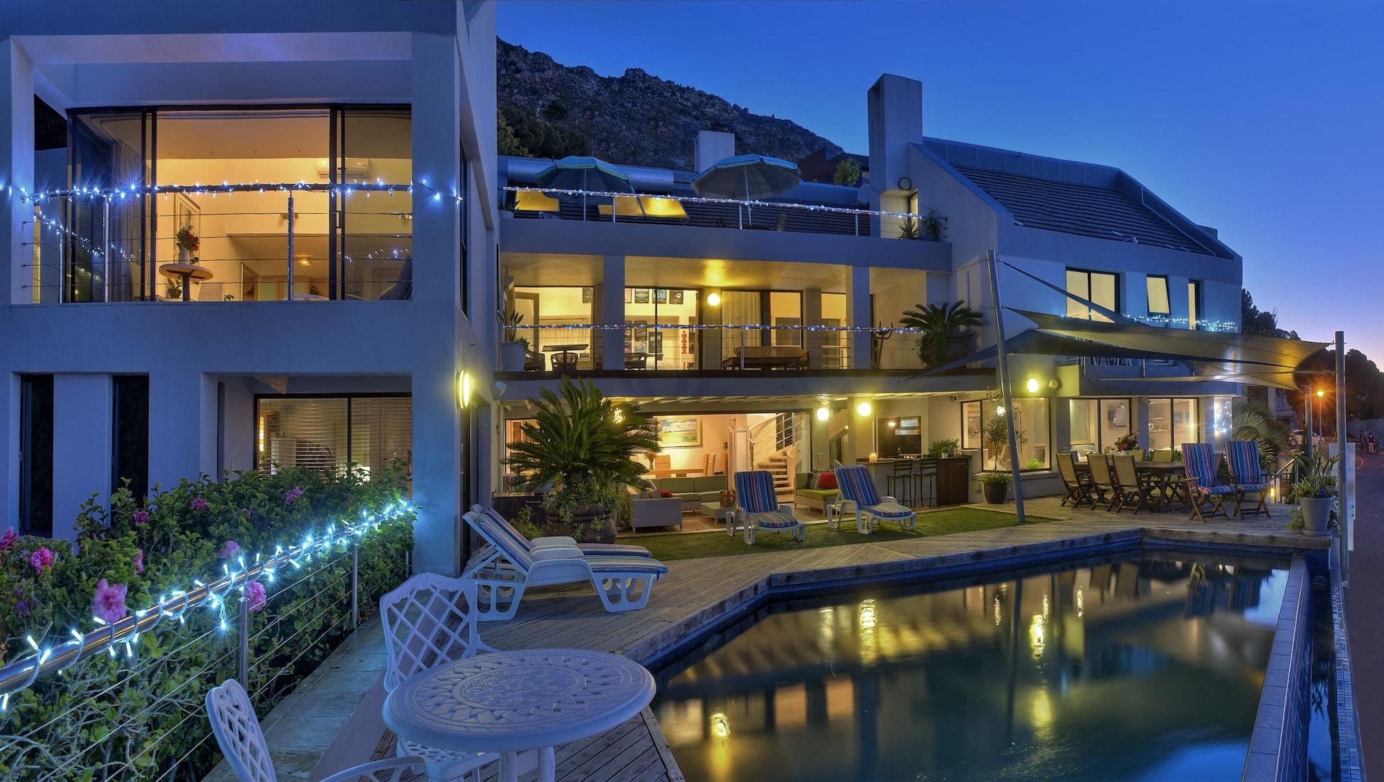 Vista Exterior 185 on Beach Boutique Suites and Apartments