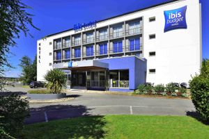 Alojamiento - ibis budget Pau Lescar