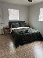 Alquiler Vacacional - Your Home Away from Home: Stylish 3 Bedroom Getaway!