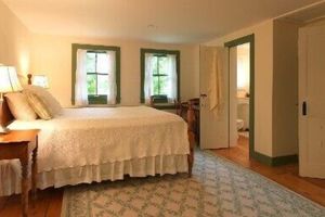 Alojamiento - Quintessential Vermont  Farmhouse With Hot Tub, Fabulous Location & Views