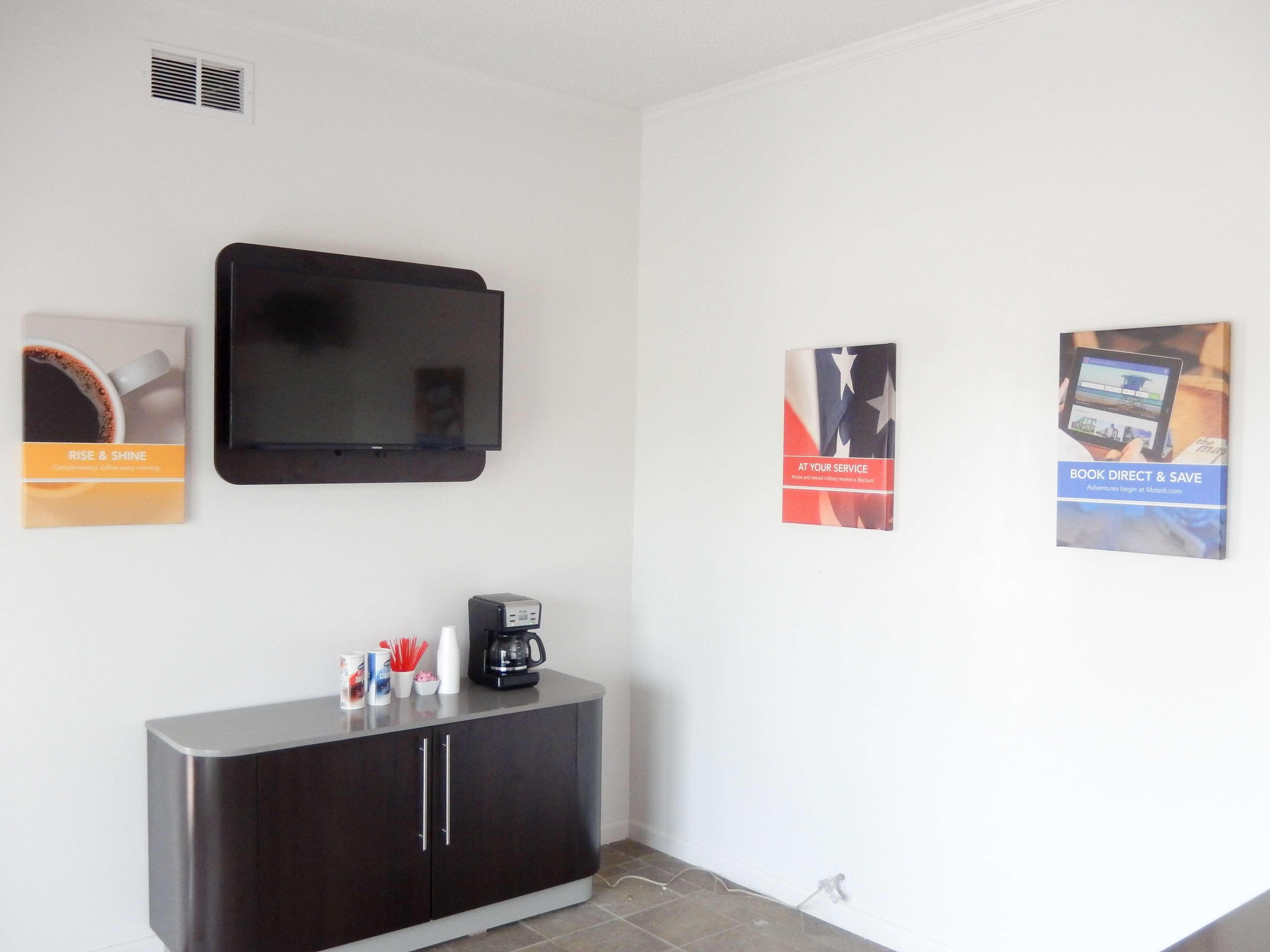 Restaurant Motel 6 Sullivan, MO