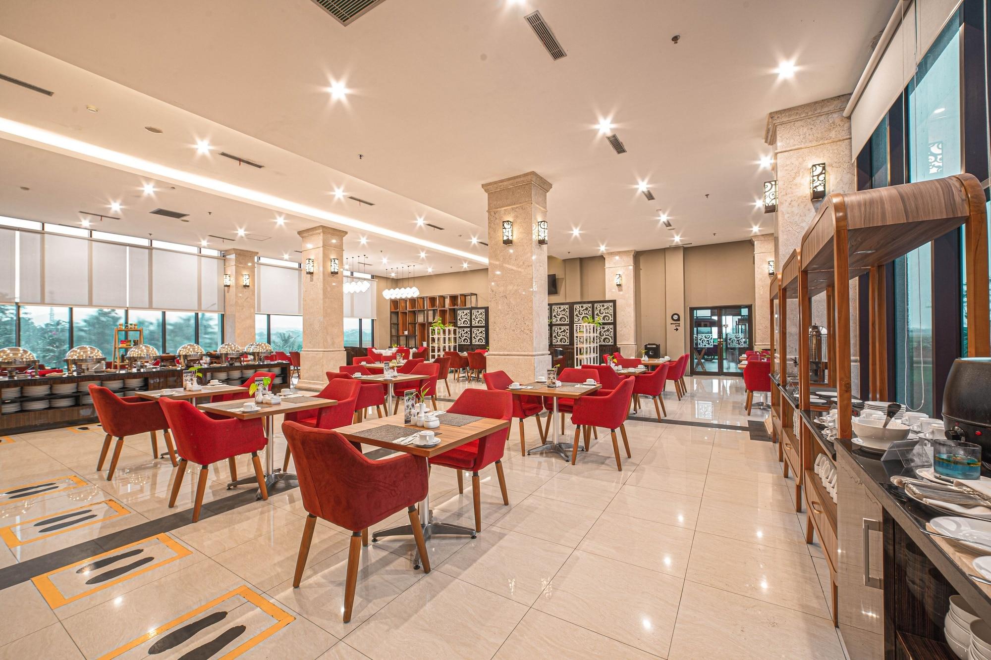 Restaurant Braling Grand Hotel Purbalingga, Azana Hotels Collection