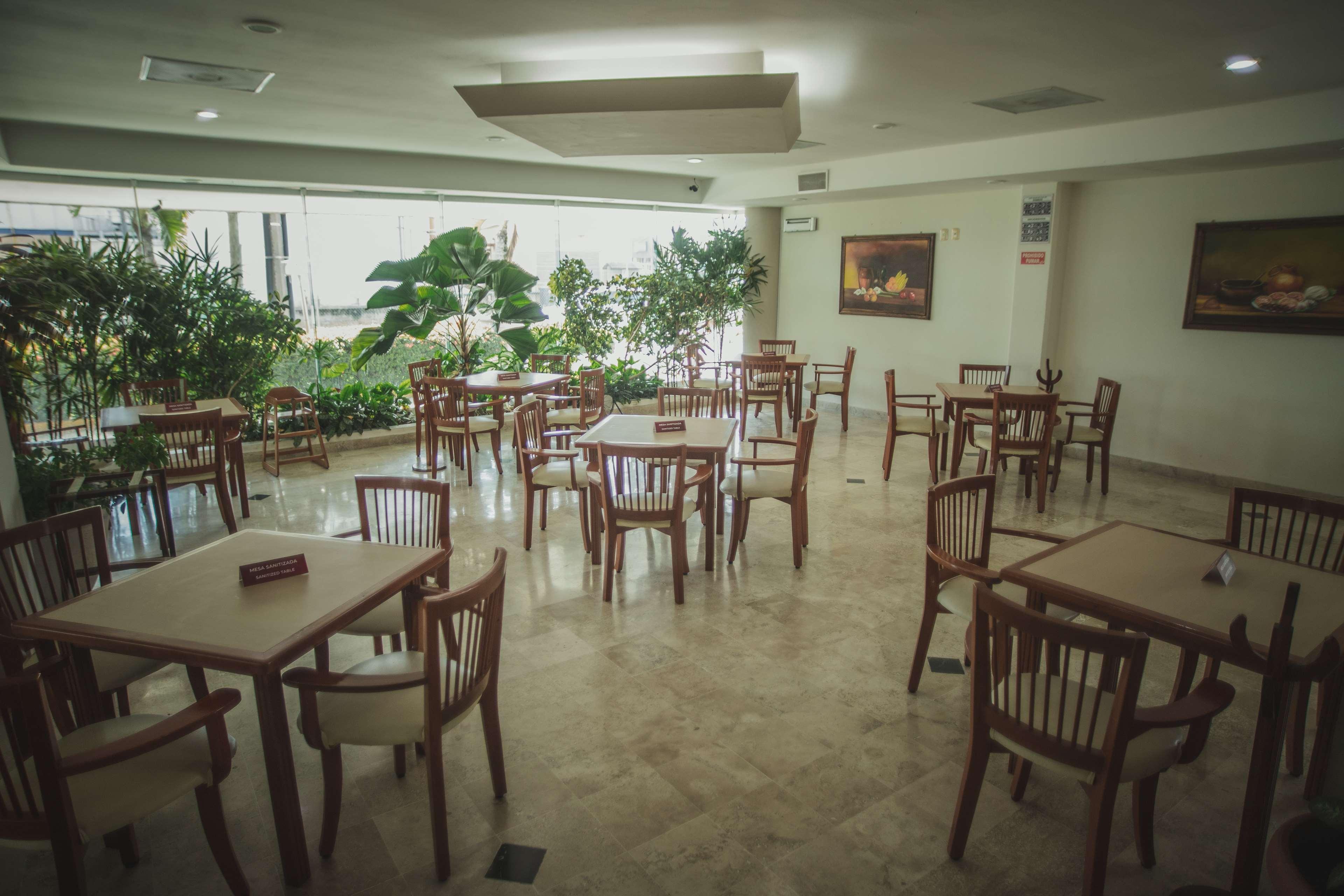 Restaurant Days Inn by Wyndham Tuxtepec