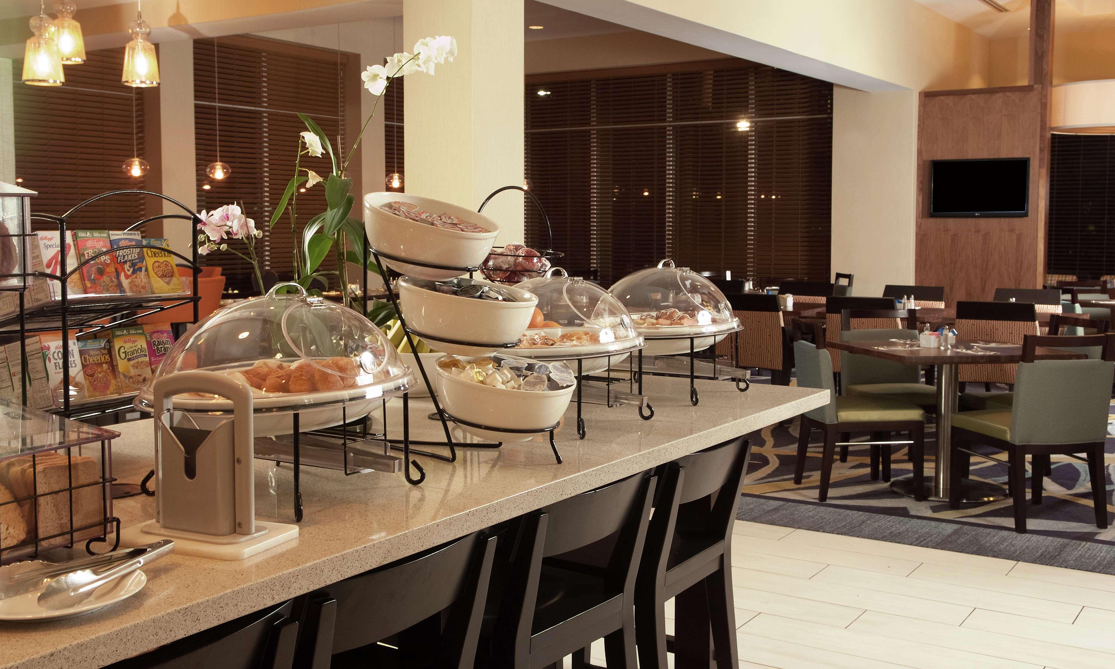 Restaurant Hilton Garden Inn Orlando Airport