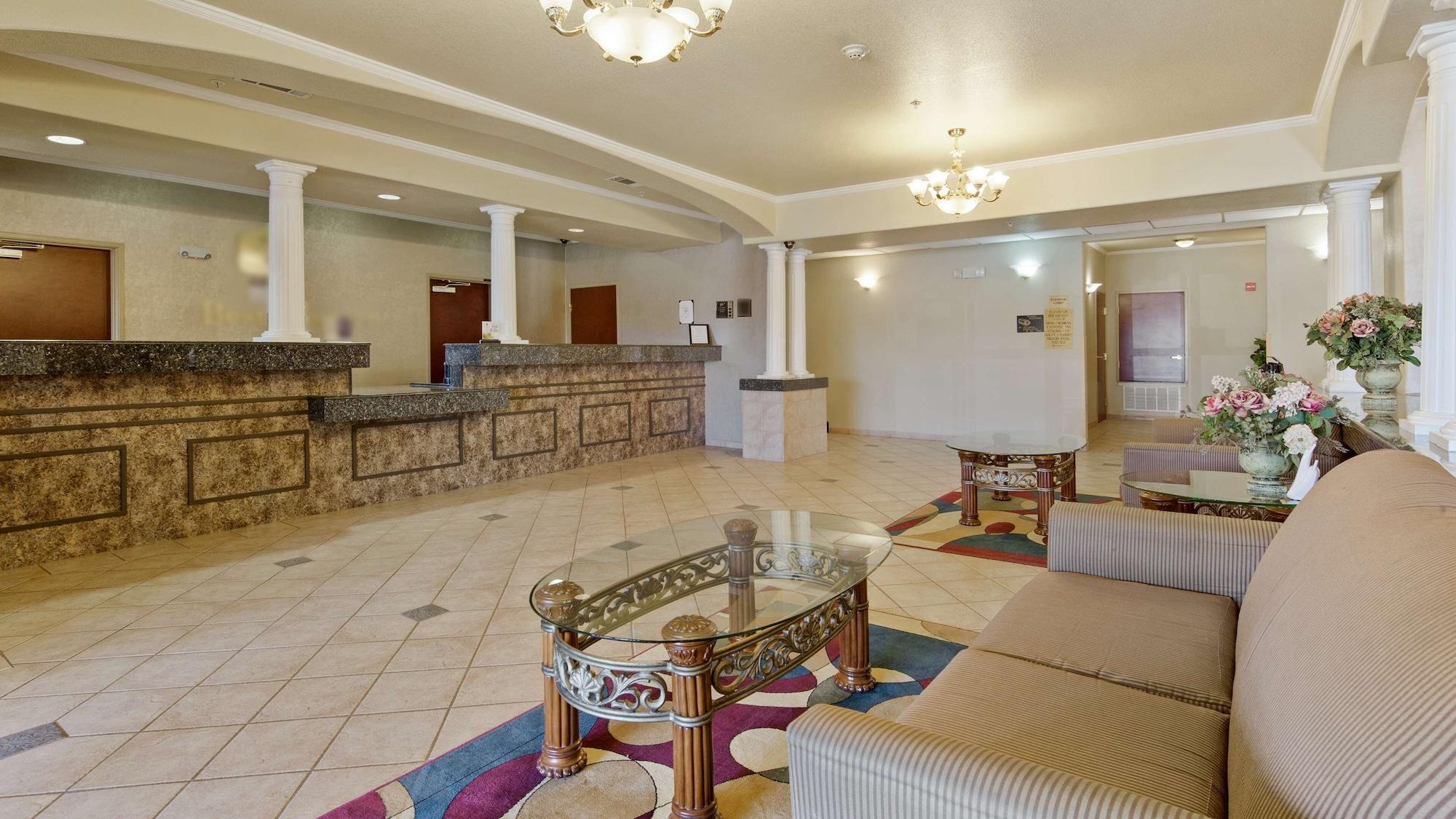 Vista Lobby SureStay Plus Hotel by Best Western Quanah