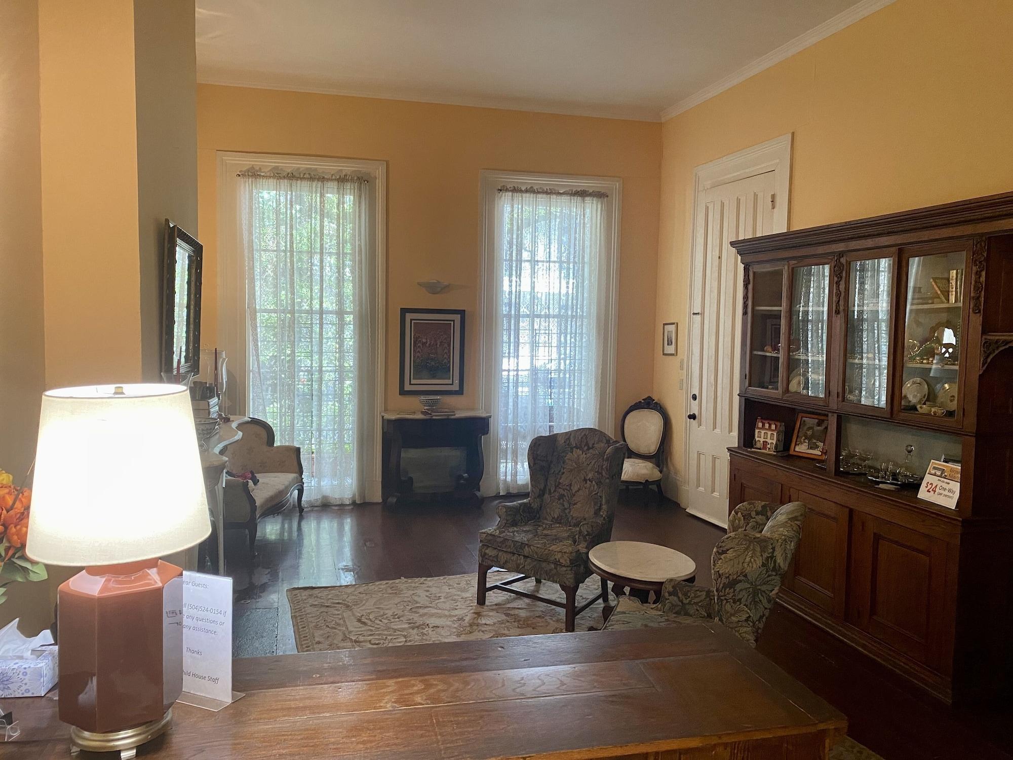 Vista Lobby Fairchild House Bed & Breakfast