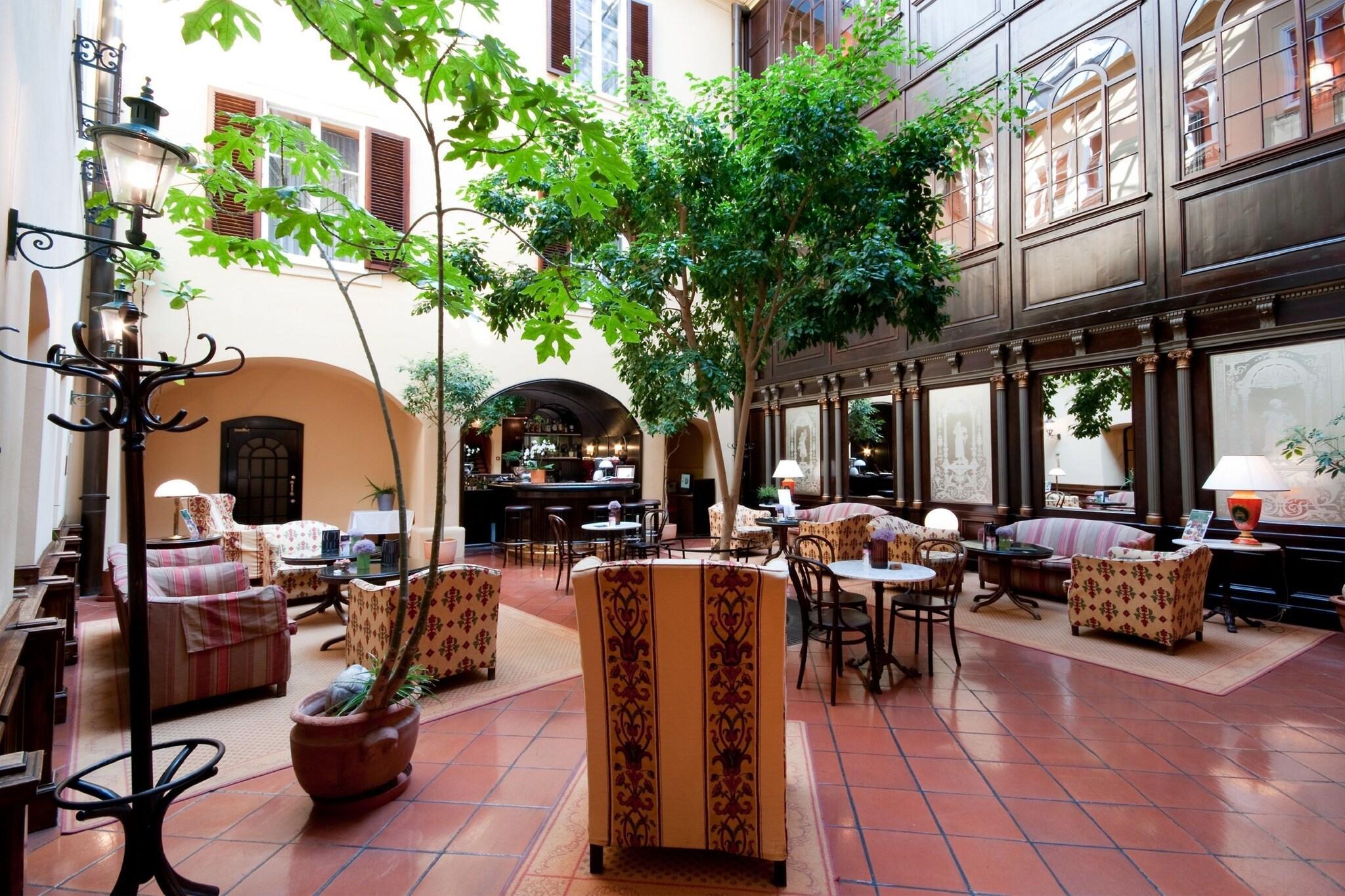 Bar/Salón König von Ungarn