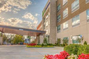 Alojamiento - Holiday Inn Express & Suites Tulsa Midtown by IHG