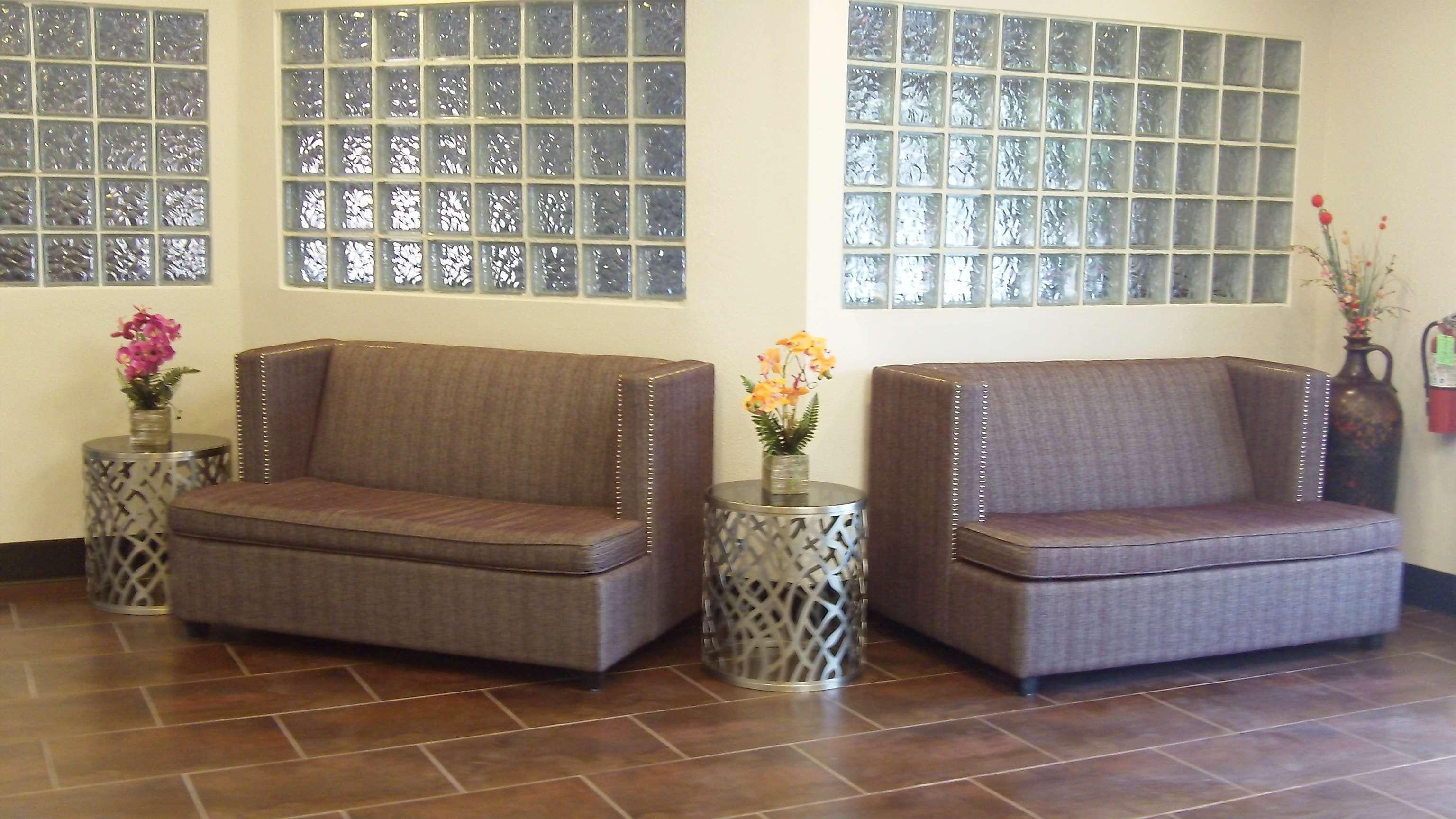 Vista Lobby SureStay Plus Hotel by Best Western Sacramento Cal Expo