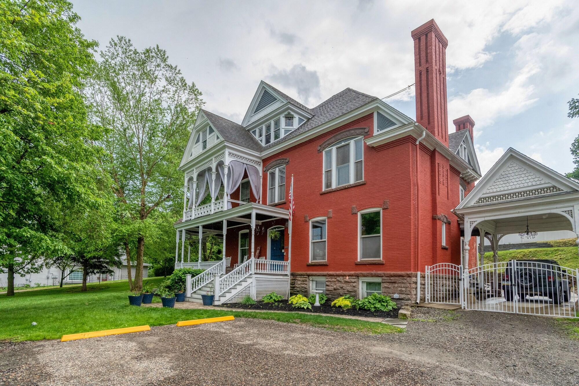 Vista Exterior Hatch House Bed & Breakfast