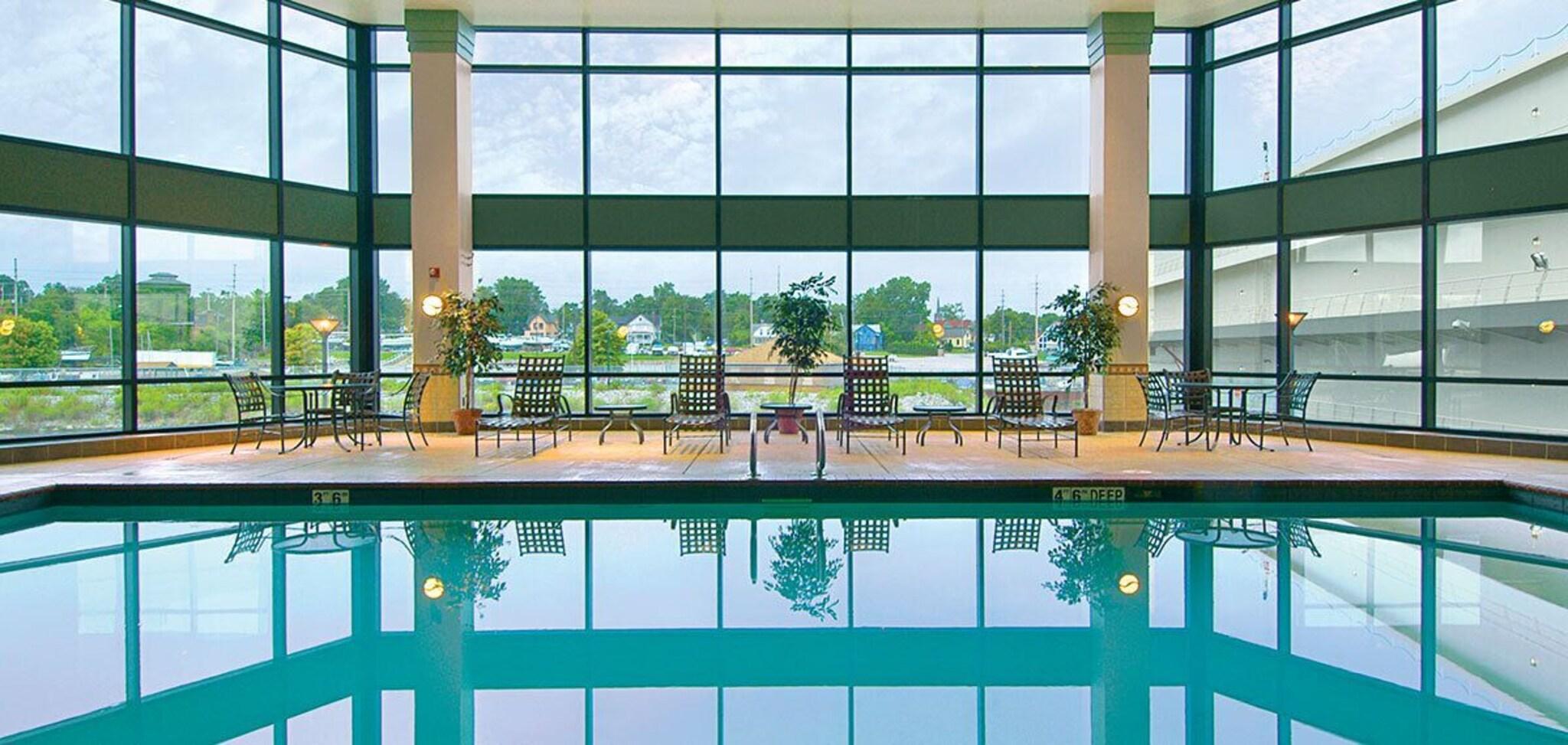 Vista da piscina Blue Chip Casino Hotel and Spa