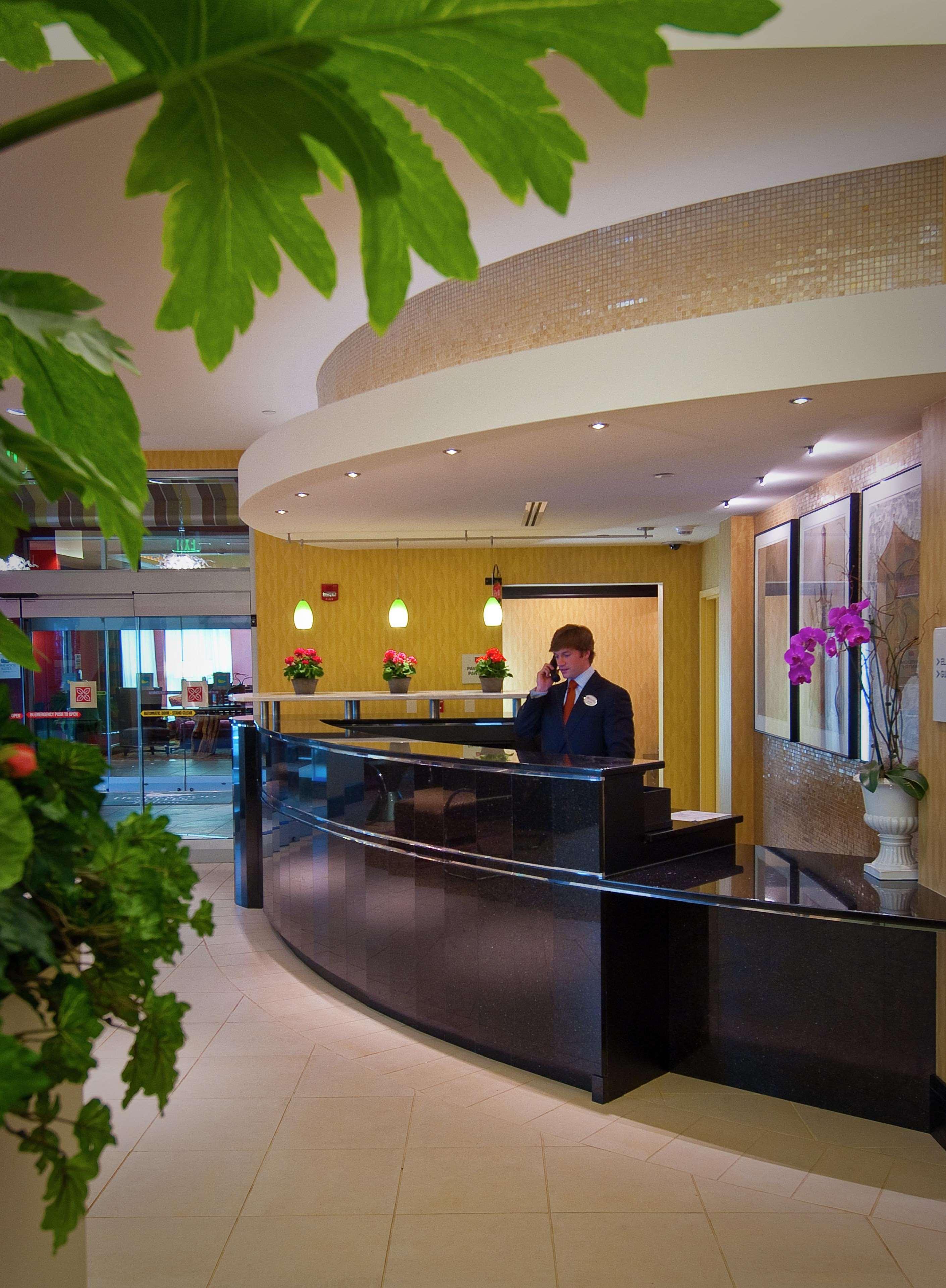 Vista Lobby Hilton Garden Inn Rockville-Gaithersburg