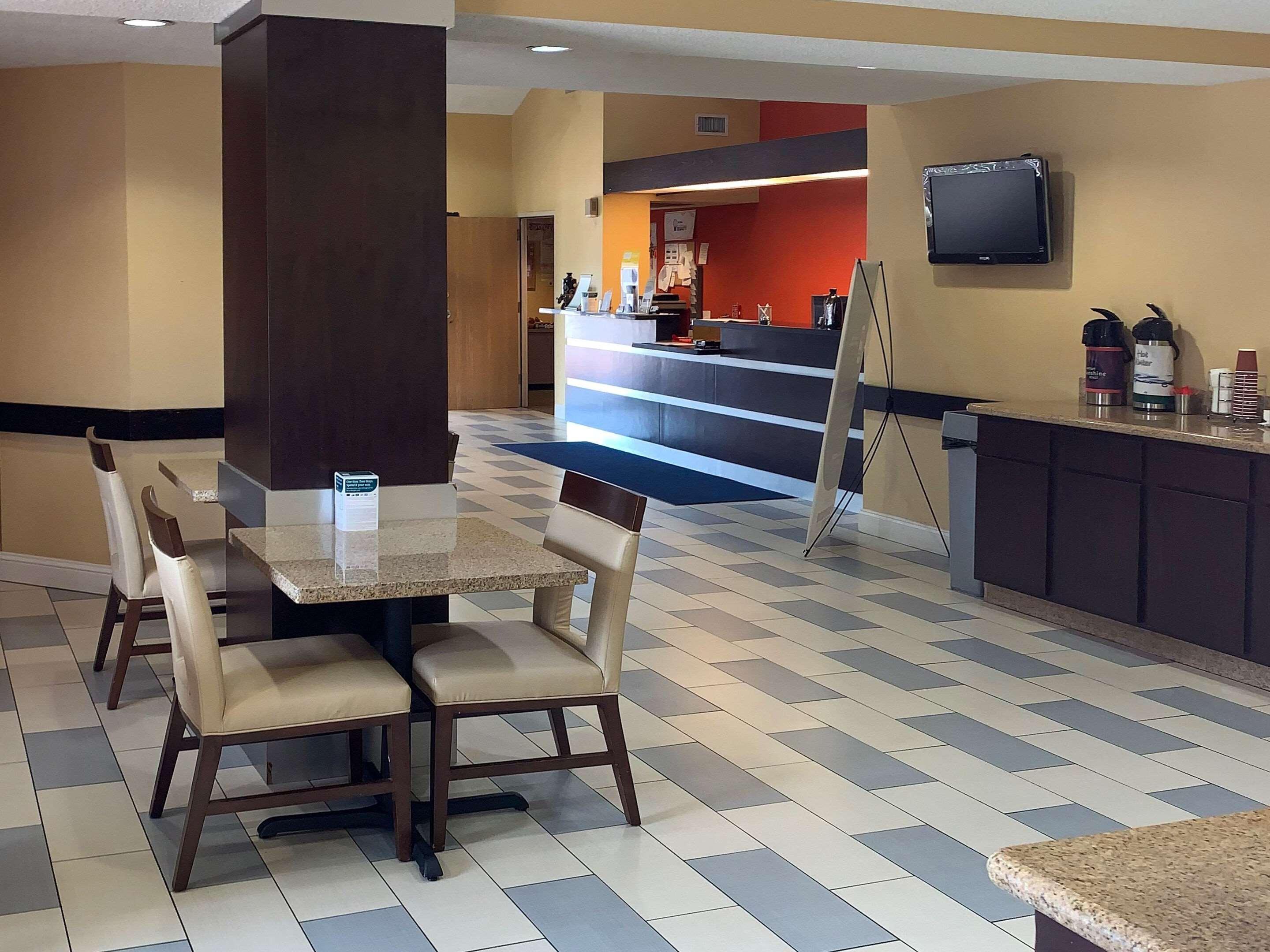 Vista Lobby Quality Inn Baytown - Houston East