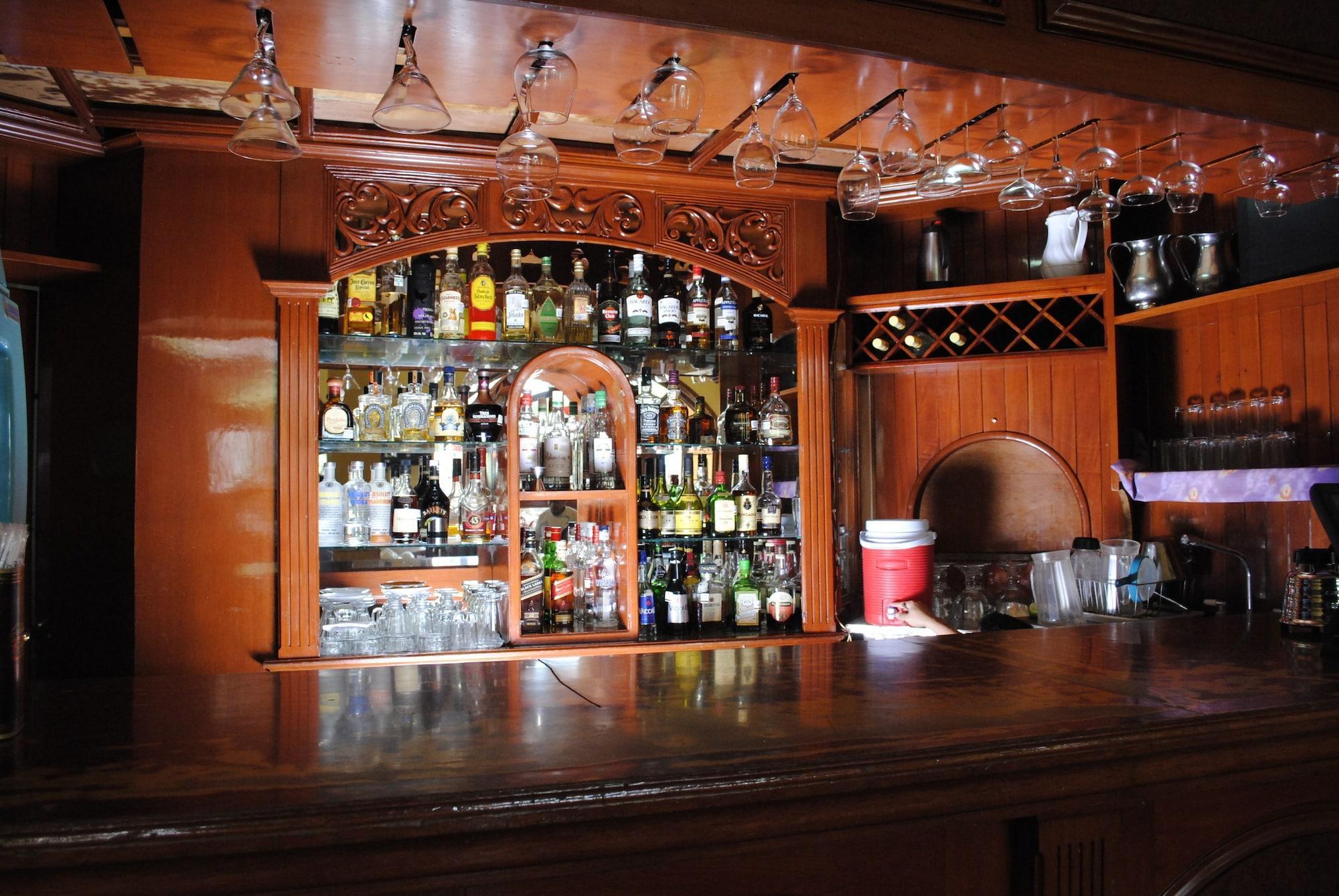 Bar/Salón Hotel Arcos del Parque