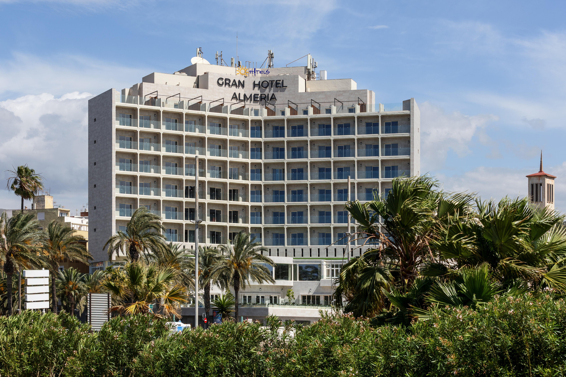 Vista Exterior Ohtels Gran Hotel Almería