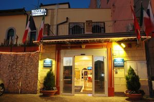 Alojamiento - Capodichino International Hotel