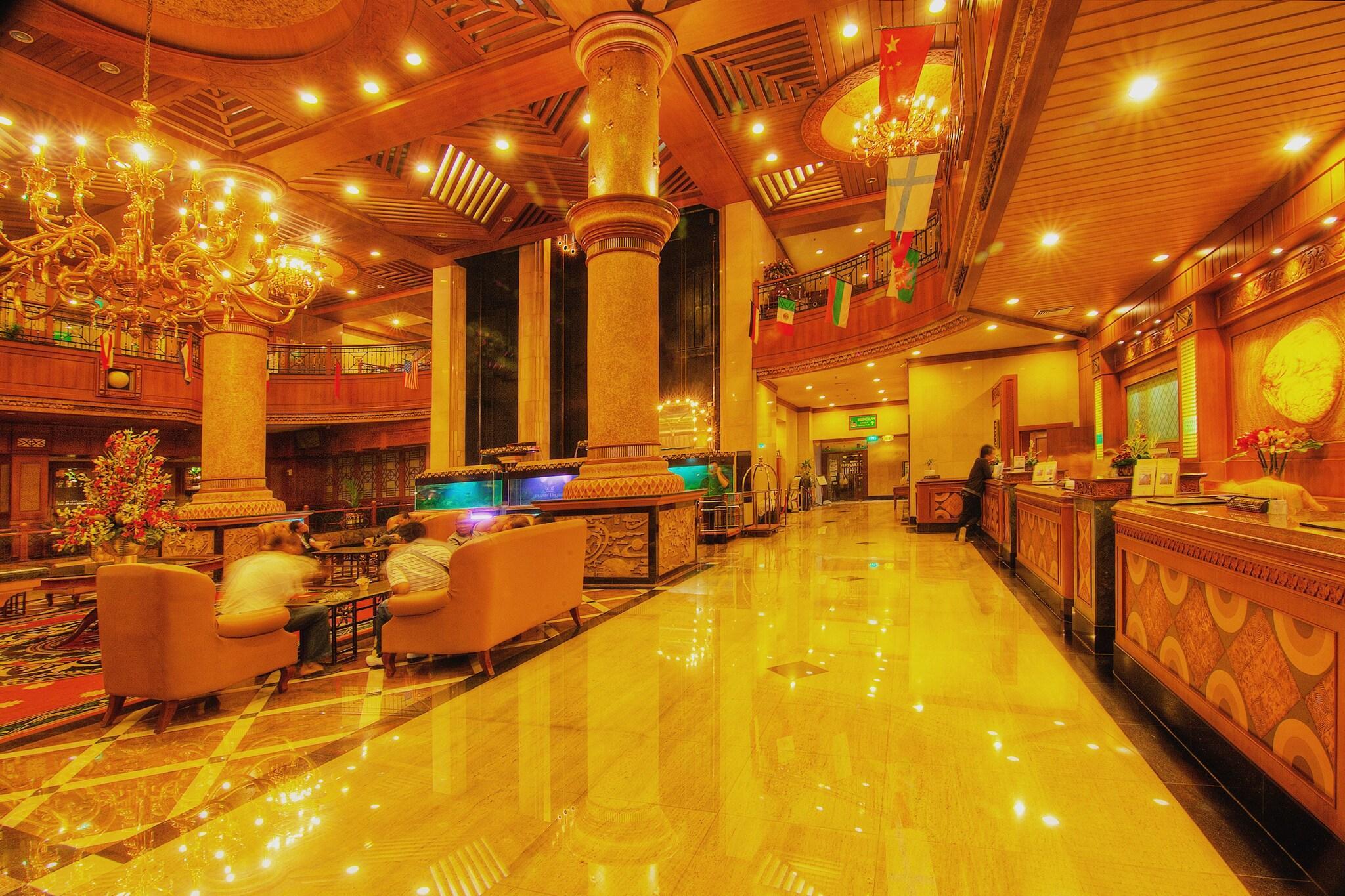 Vista Lobby Planet Holiday