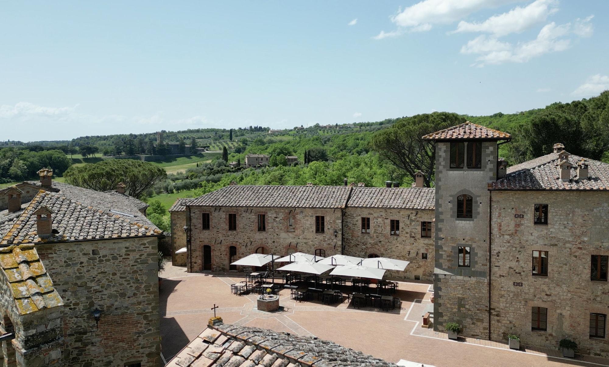 Vista Exterior Castel Monastero - The Leading Hotels of the World