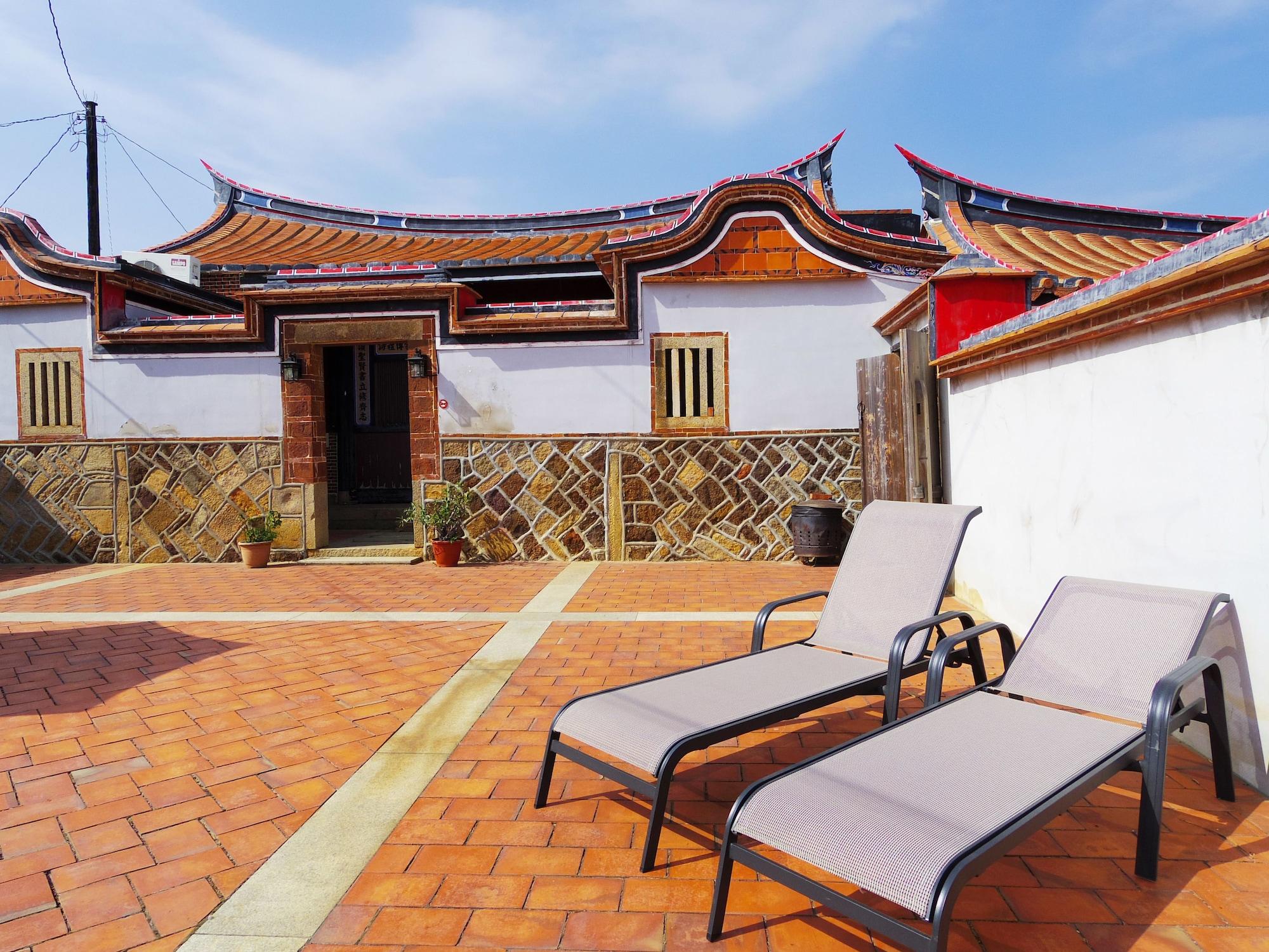 Equipamiento de Habitación H&Y House