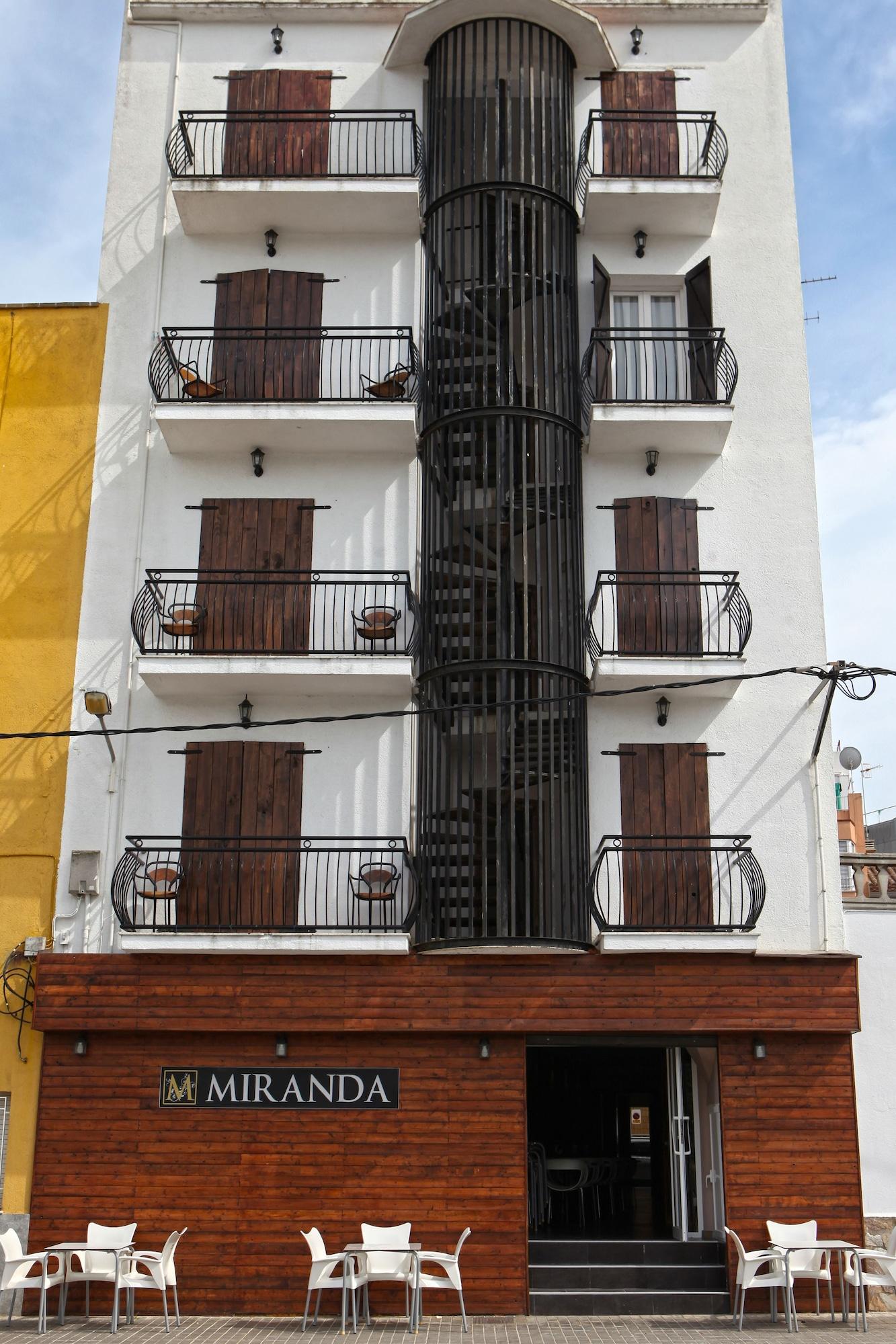 Vista Exterior Hostal Miranda