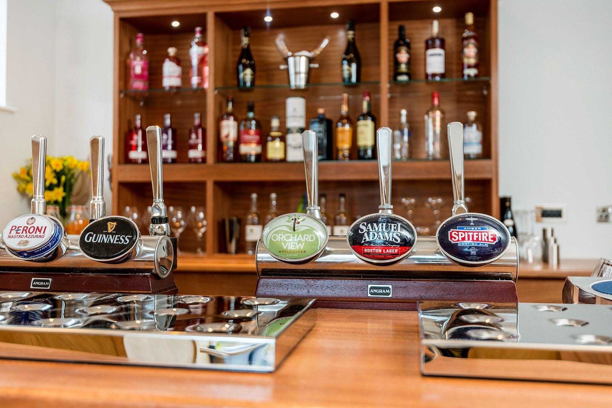 Bar/Salón Burnside Hotel