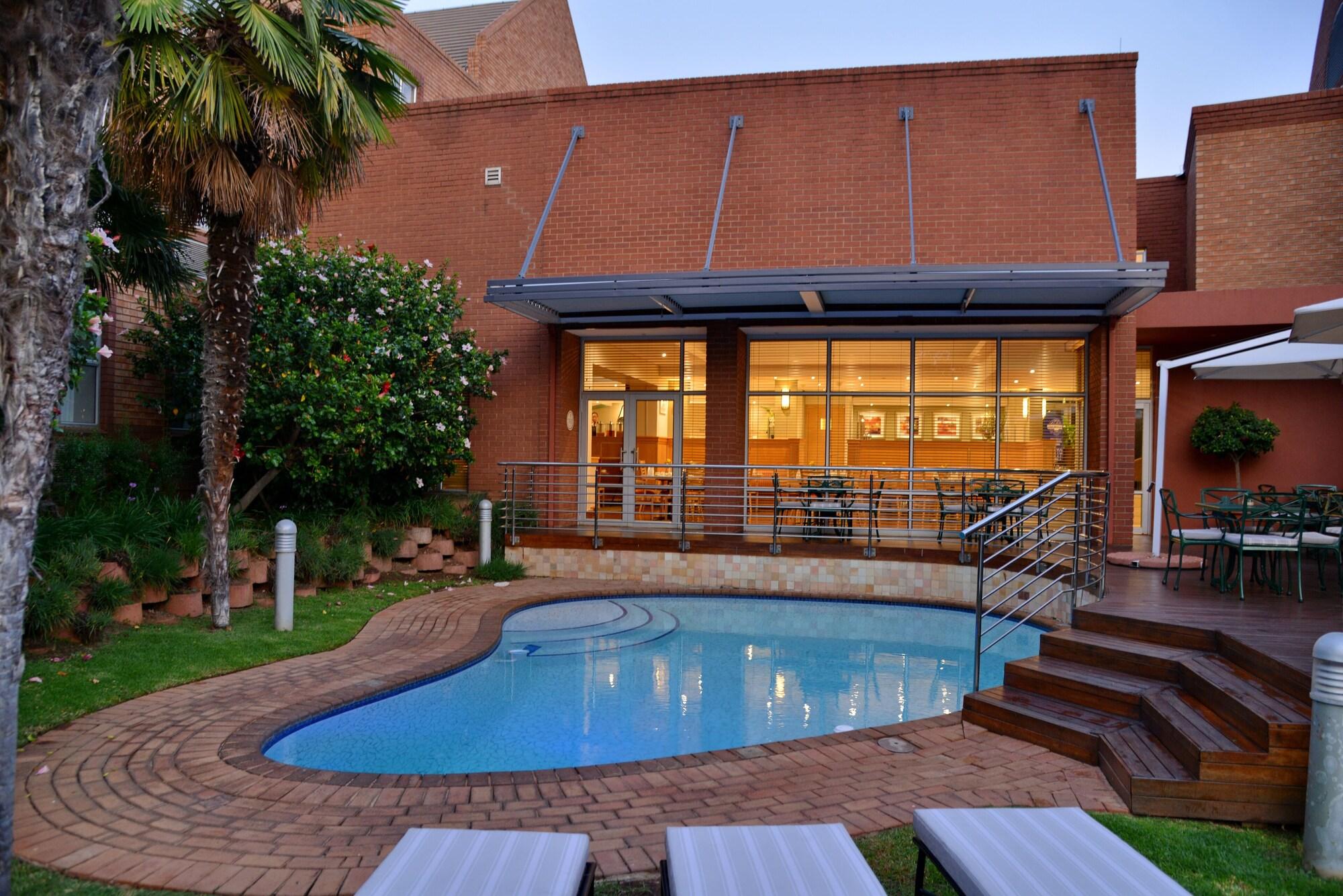 Vista Piscina Road Lodge Sandton Grayston Drive
