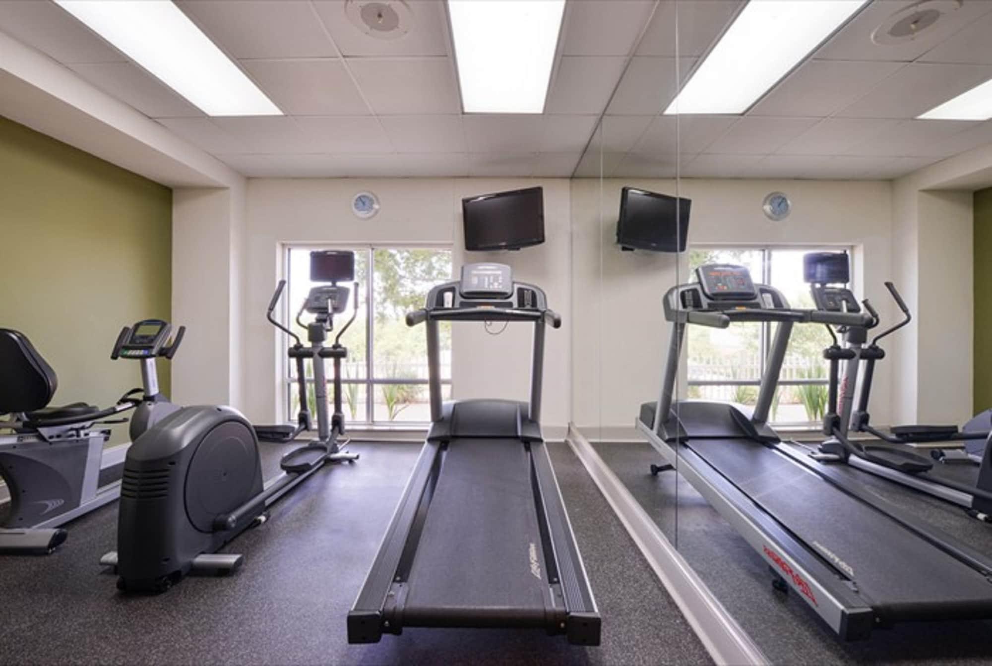 Gimnasio Holiday Inn Express Hotel & Suites Mooresville - Lake Norman by IHG