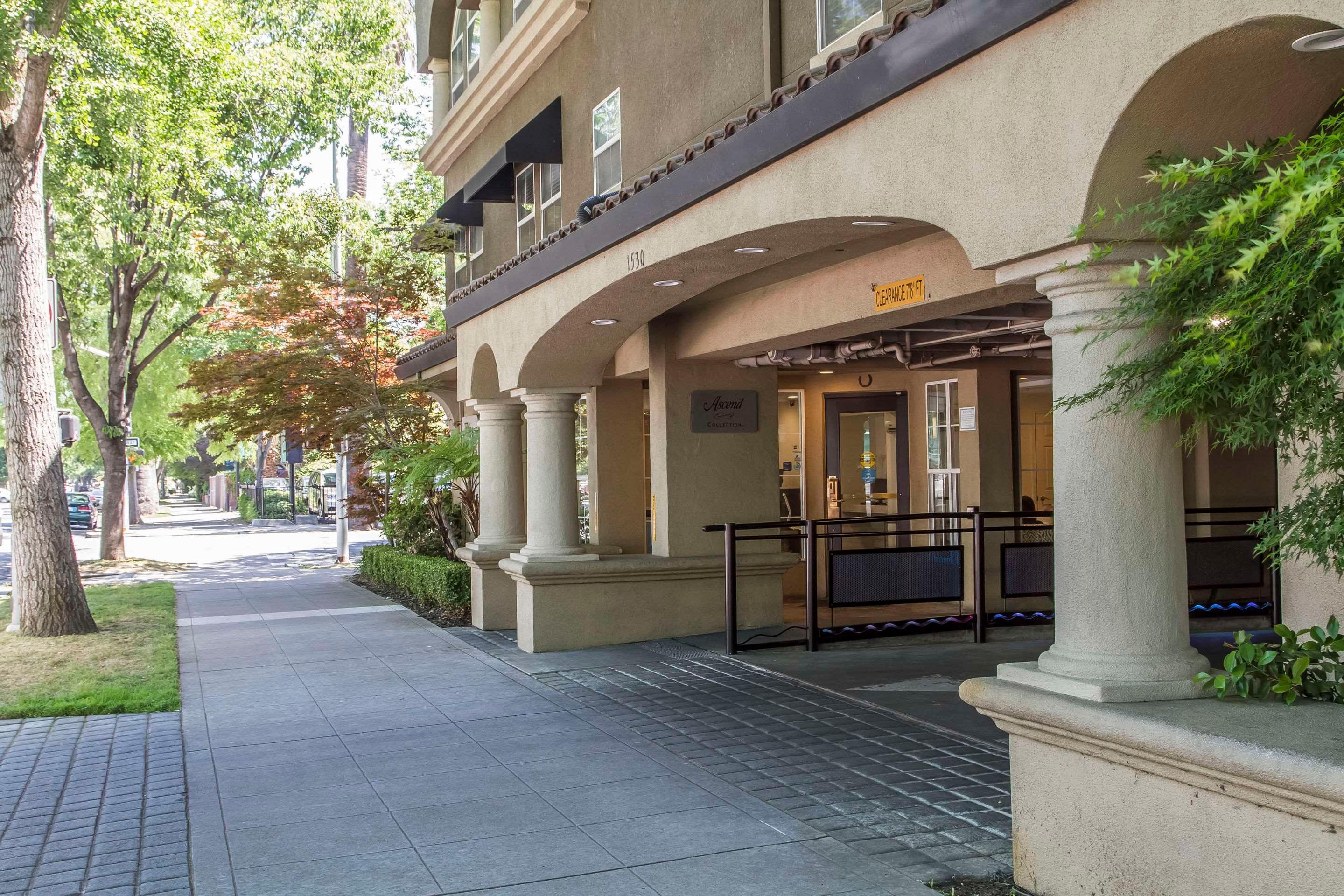 Vista Exterior Inn Off Capitol Park, an Ascend Collection Hotel