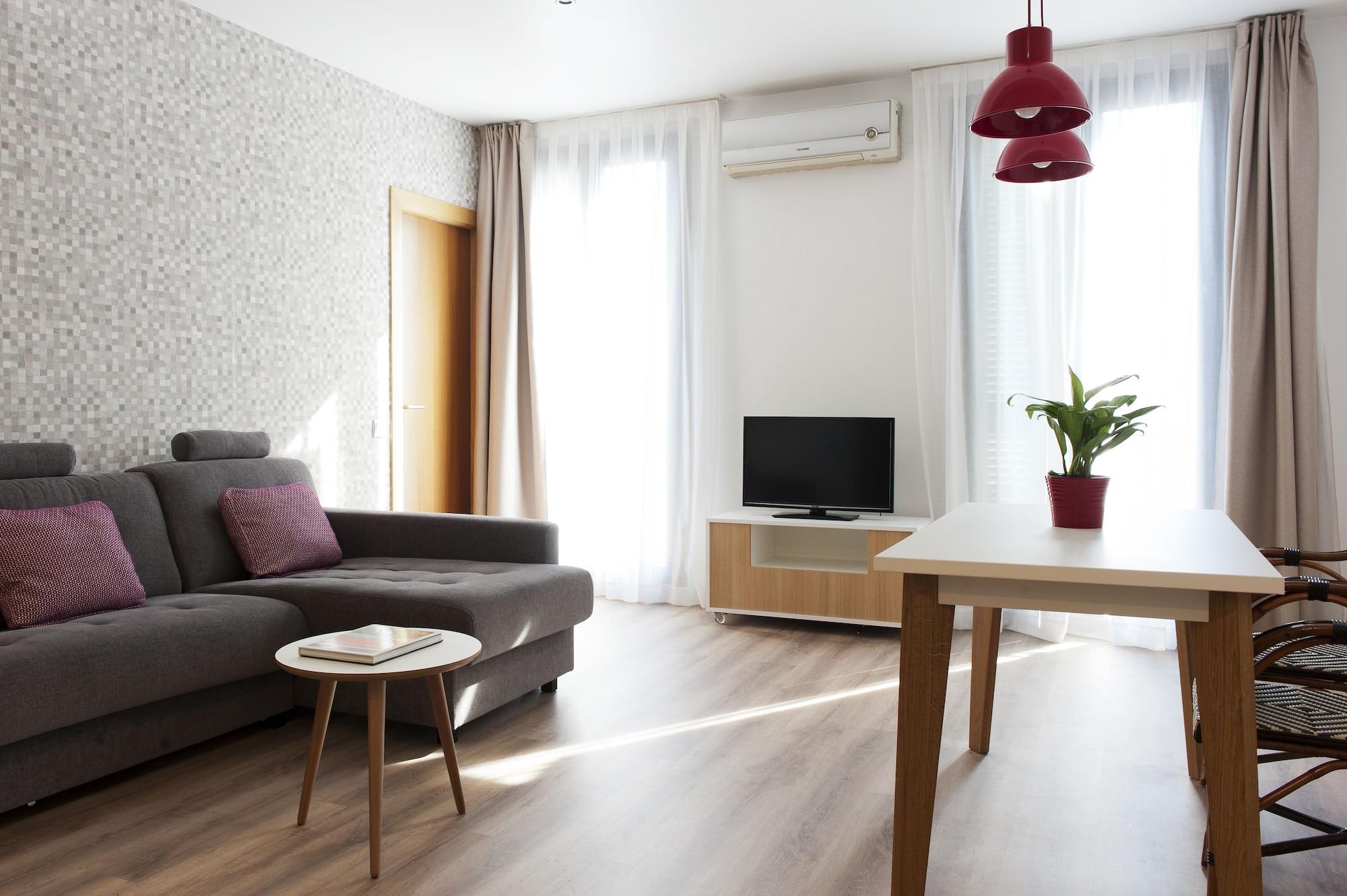 Comodidades del Alojamiento MH Apartments S. Familia