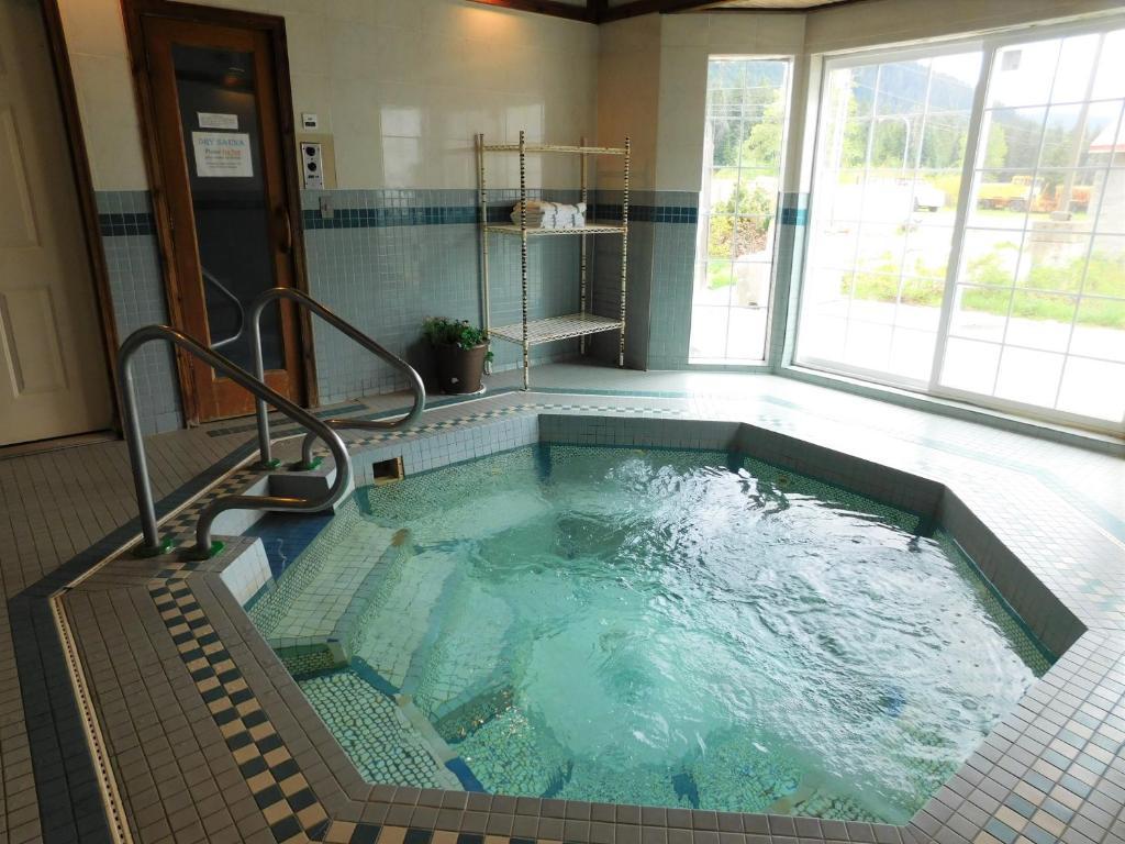Vista Piscina Summit Inn