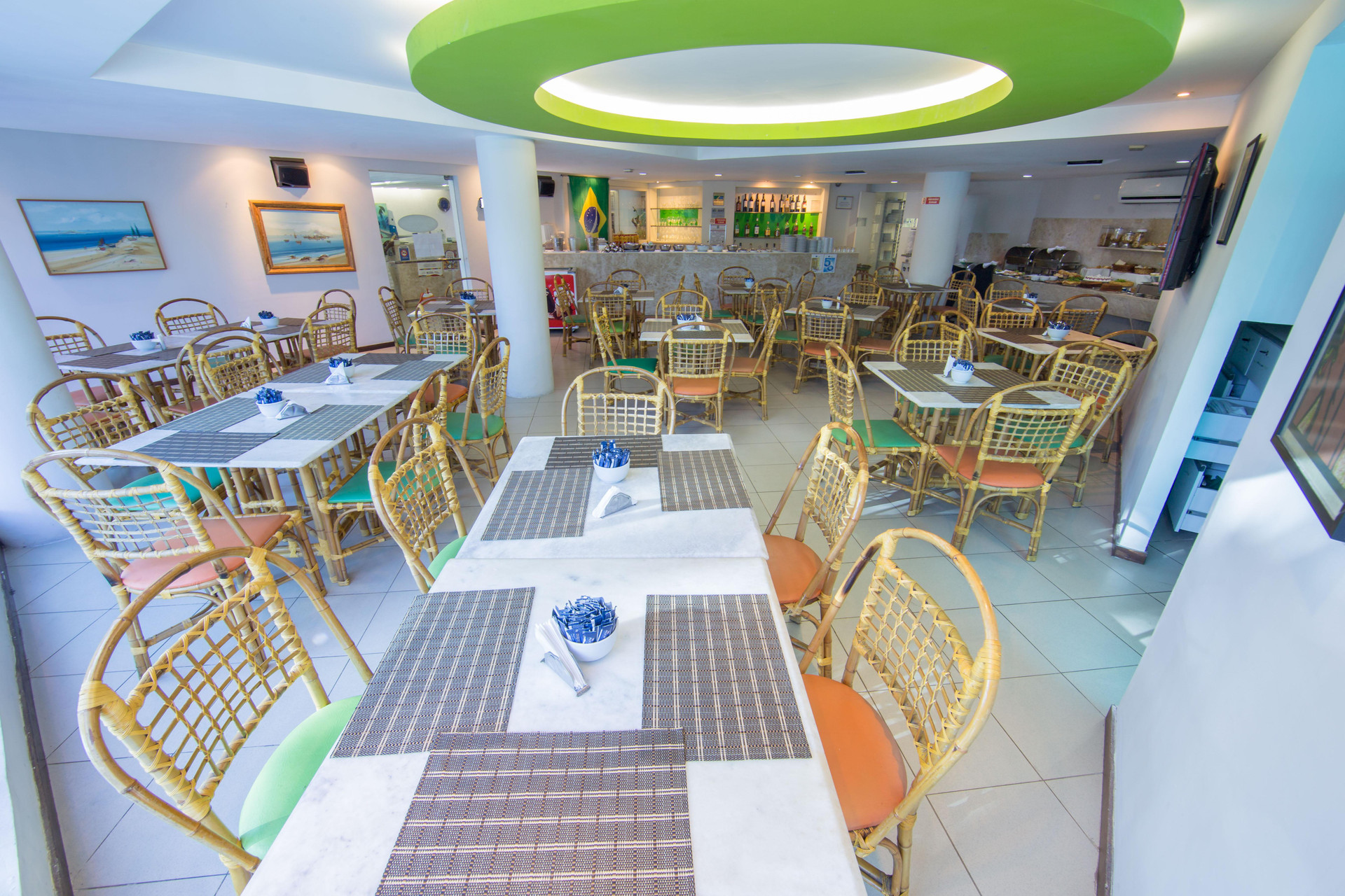 Restaurant VOA Ambassador Flat