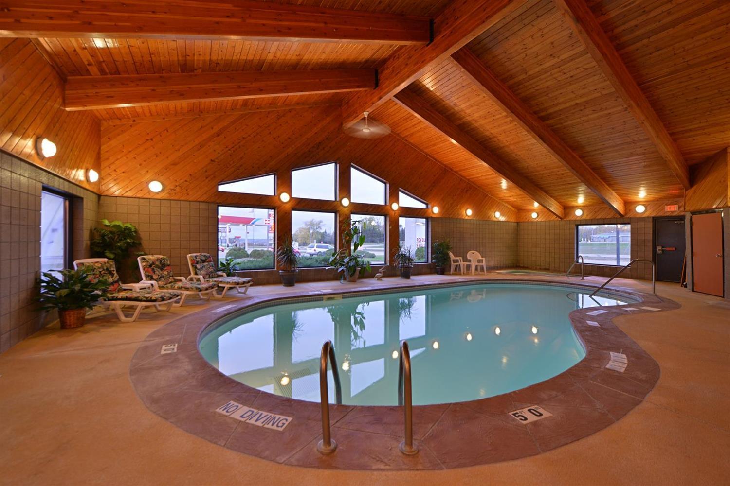 Vista Piscina Super 8 by Wyndham Glenwood