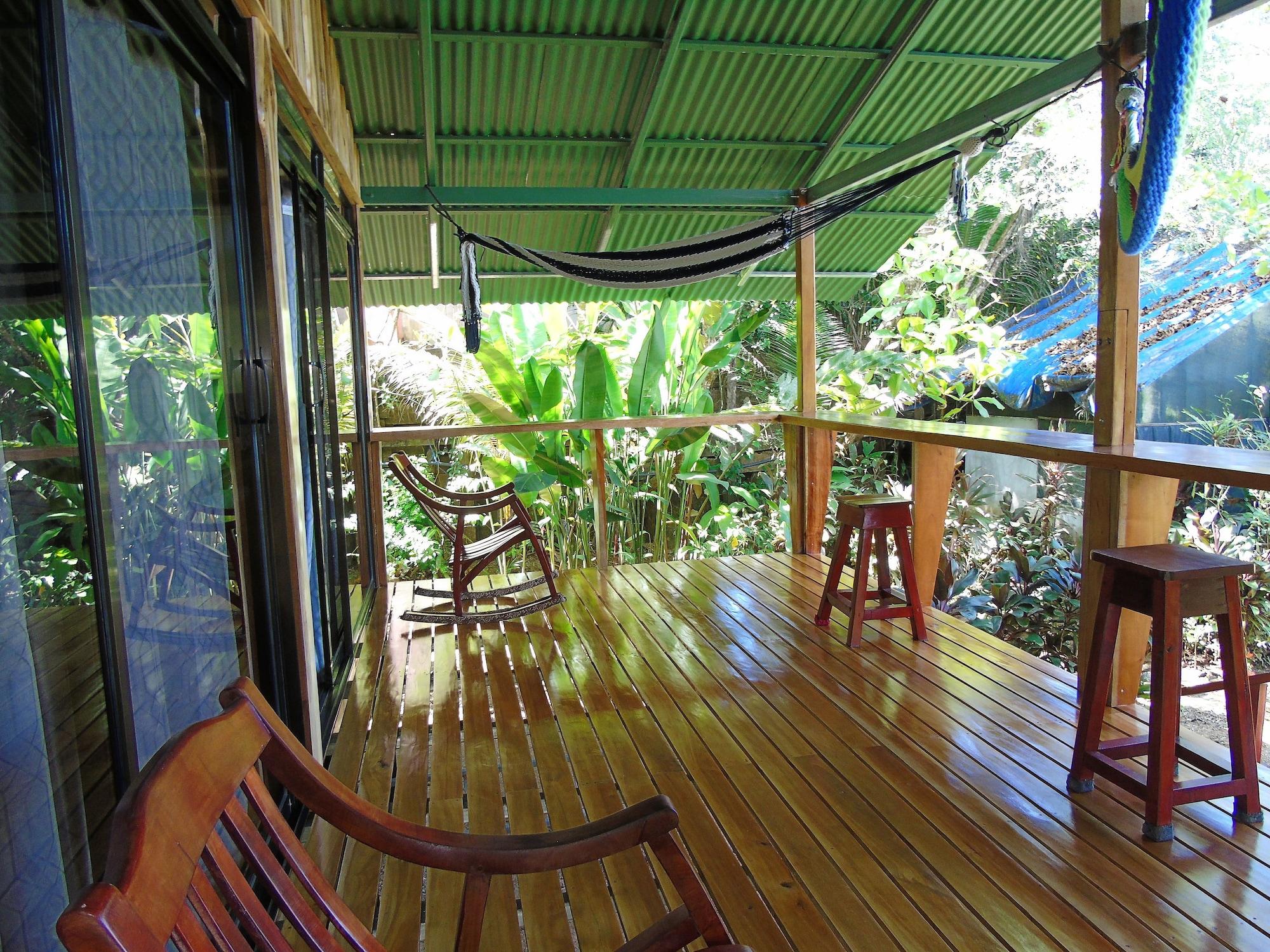 Varios Vista Drake Lodge